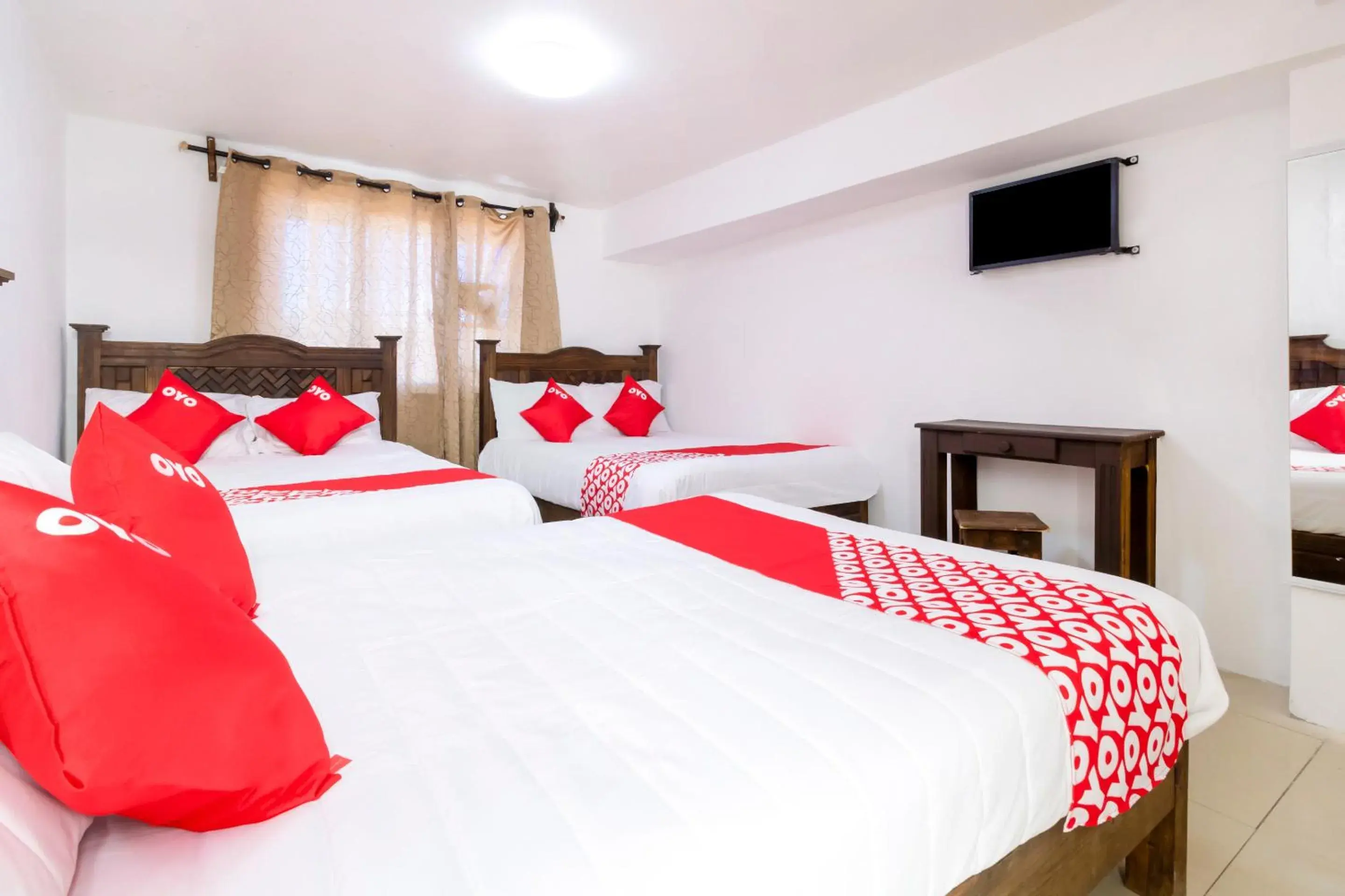 Bedroom, Bed in OYO Hotel Punta Guadalupe, San Cristóbal de las Casas Bedroom, Bed in OYO Hotel Punta Guadalupe, San Cristóbal de las Casas