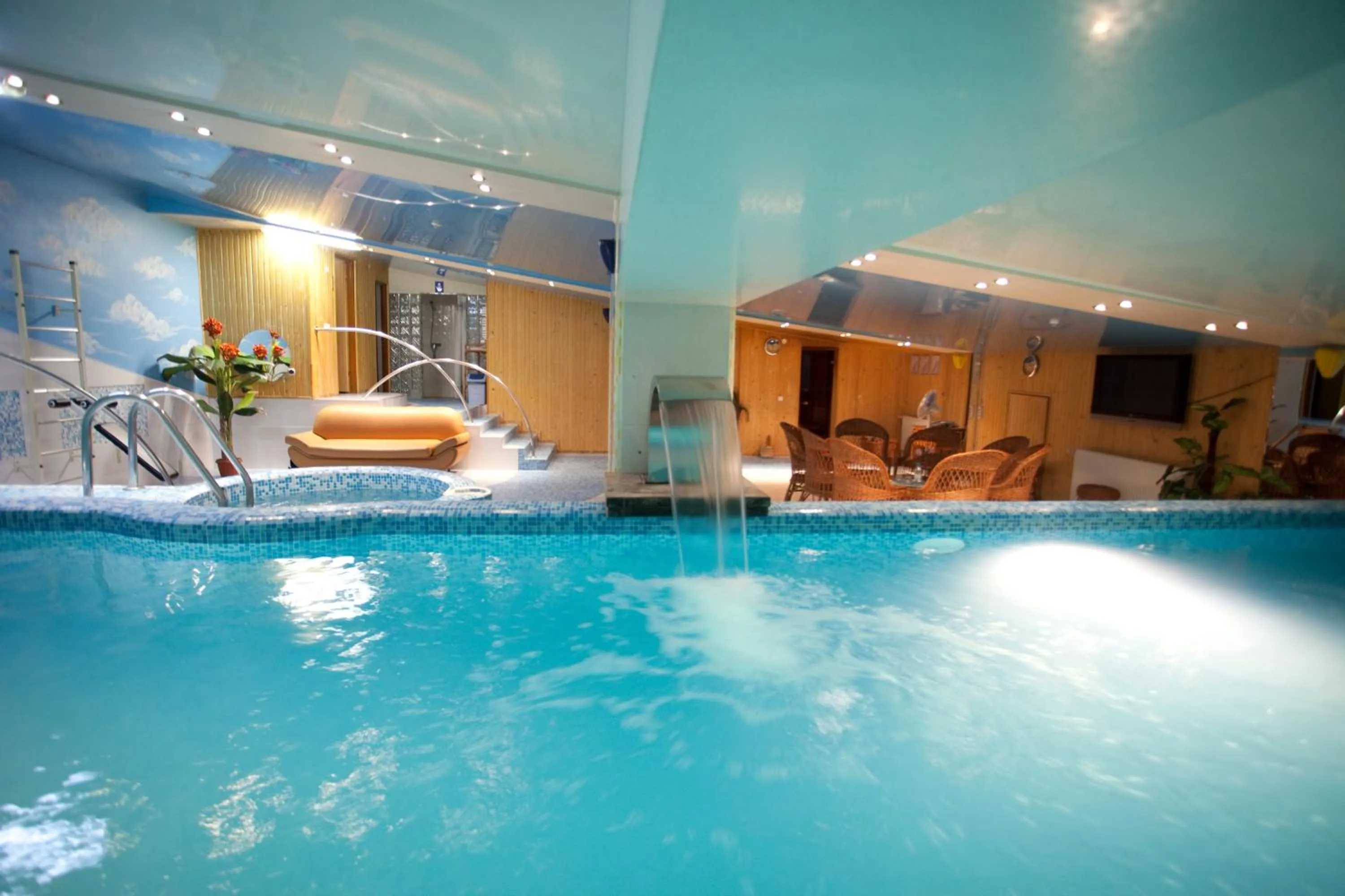 Swimming pool in Hotel Galaktika