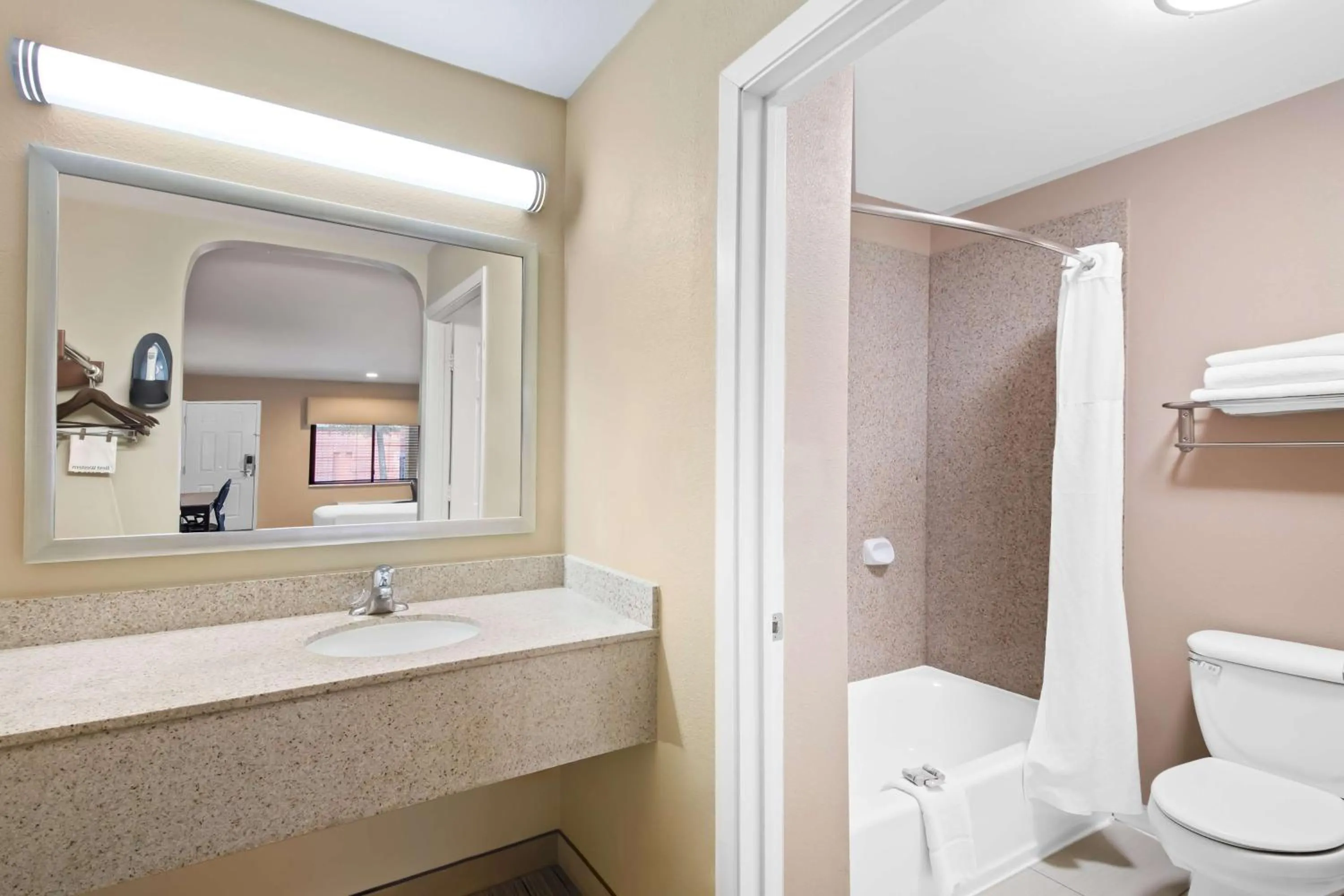 Bathroom in Best Western Cedar Inn