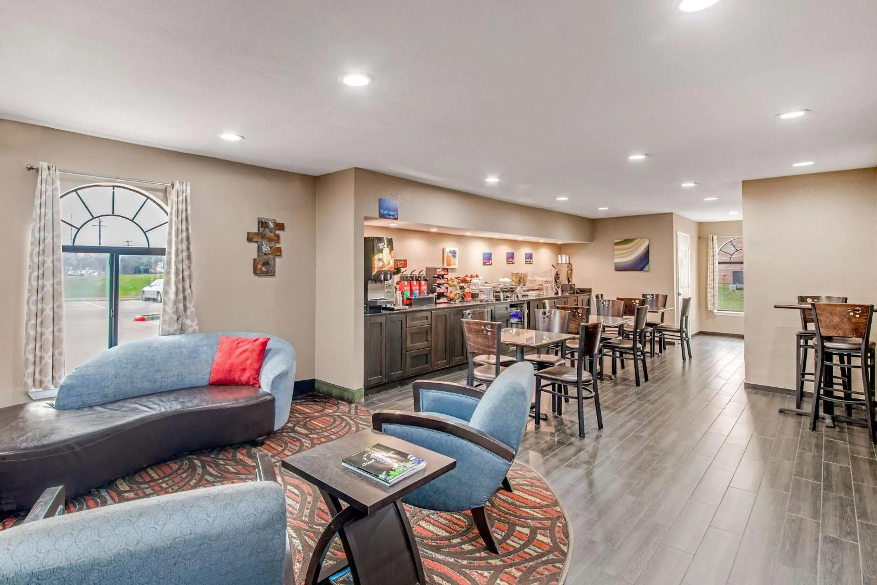 Lobby or reception in Best Western Cedar Inn Lobby or reception in Best Western Cedar Inn