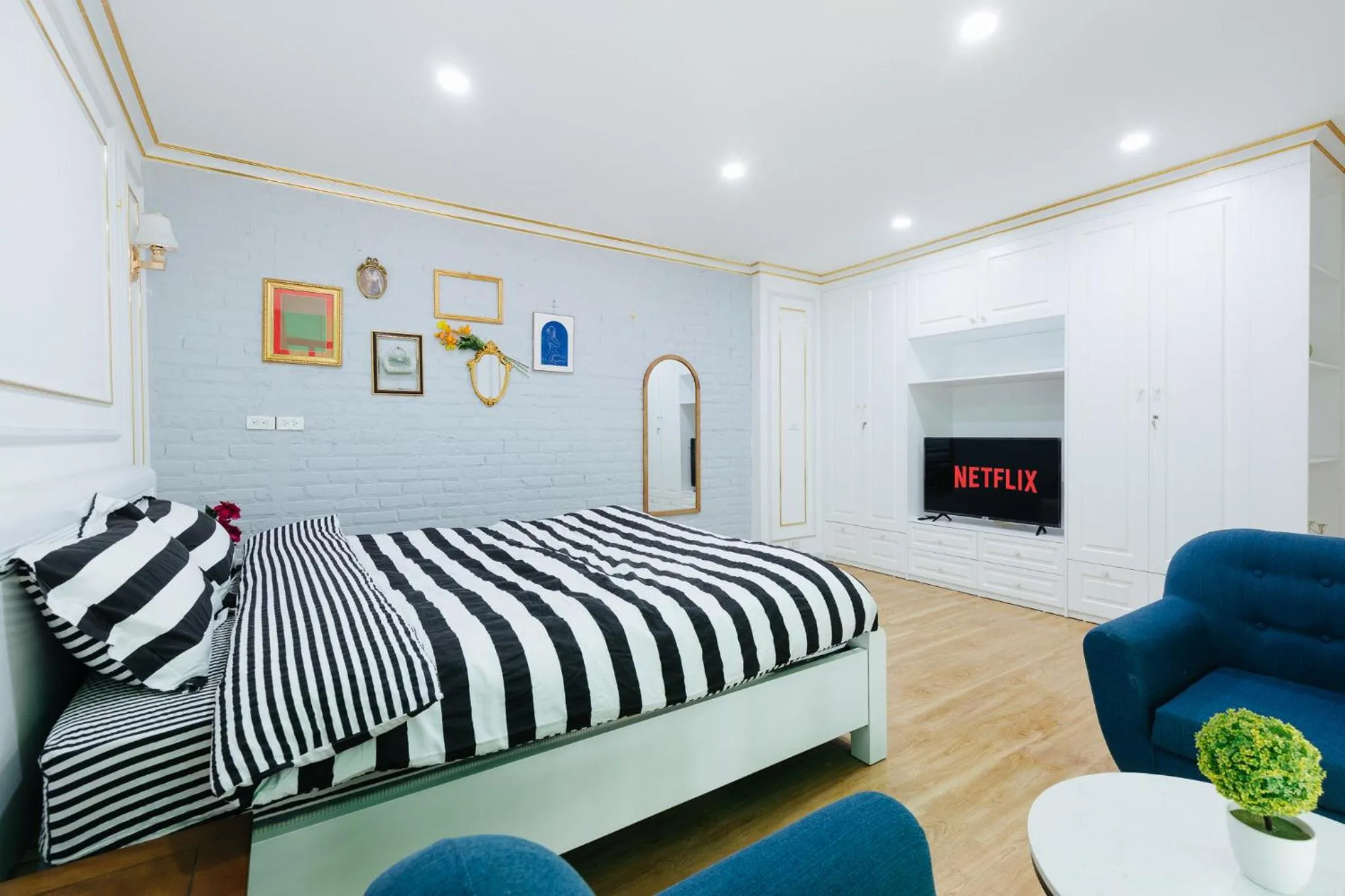 TV and multimedia, Bed in SaziHome Le Thanh Tong Hanoi