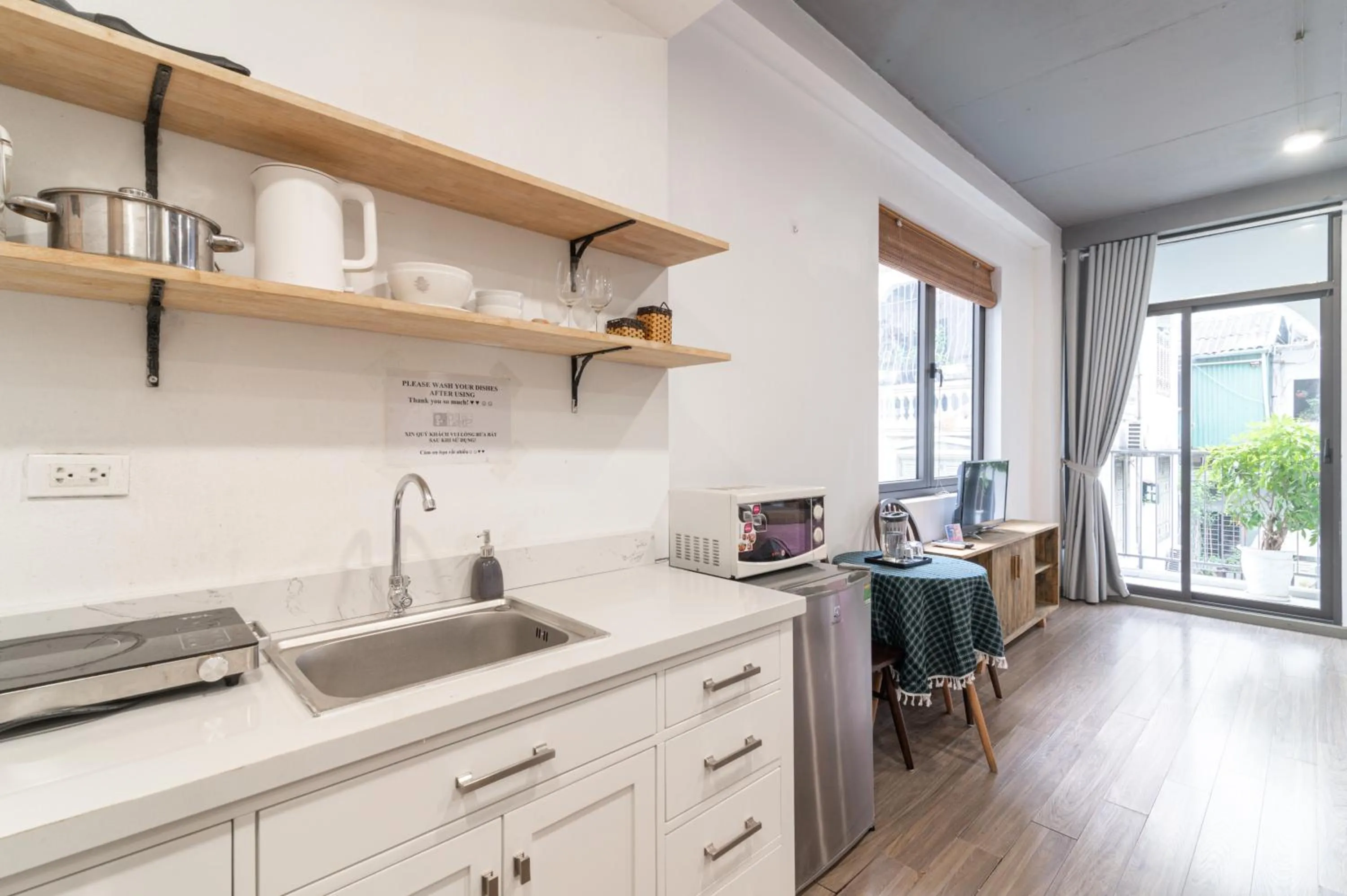 stove in SaziHome Le Thanh Tong Hanoi