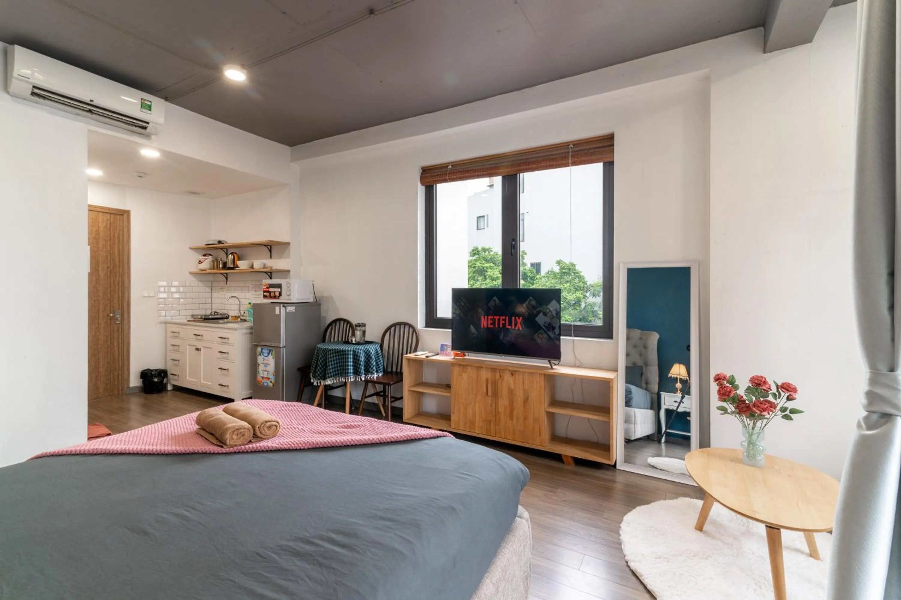 TV and multimedia, Bed in SaziHome Le Thanh Tong Hanoi