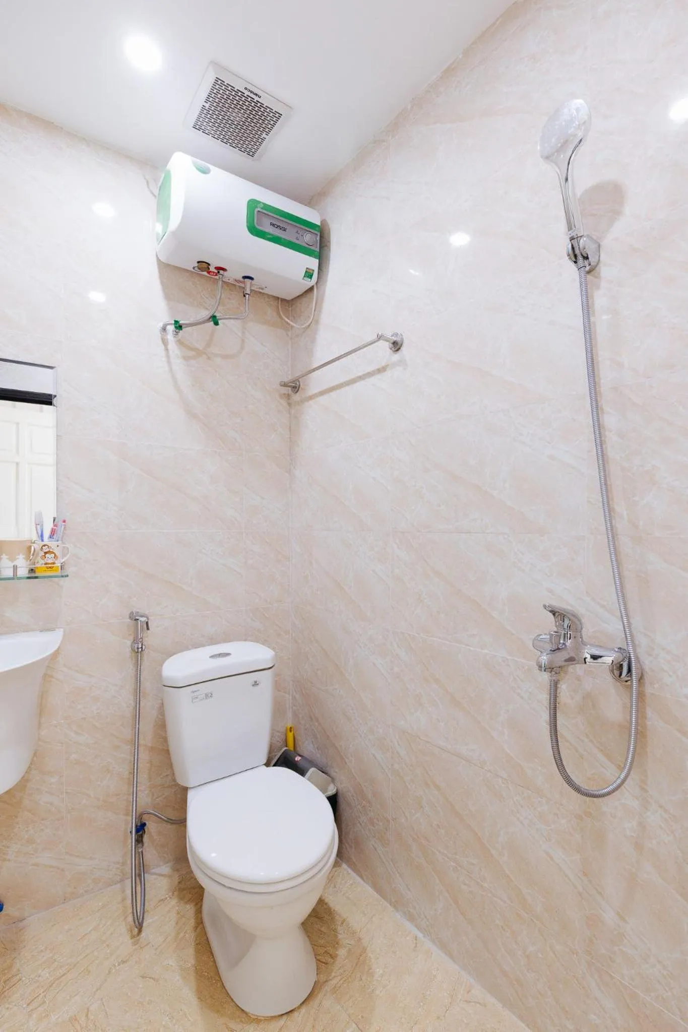 Toilet in SaziHome Le Thanh Tong Hanoi