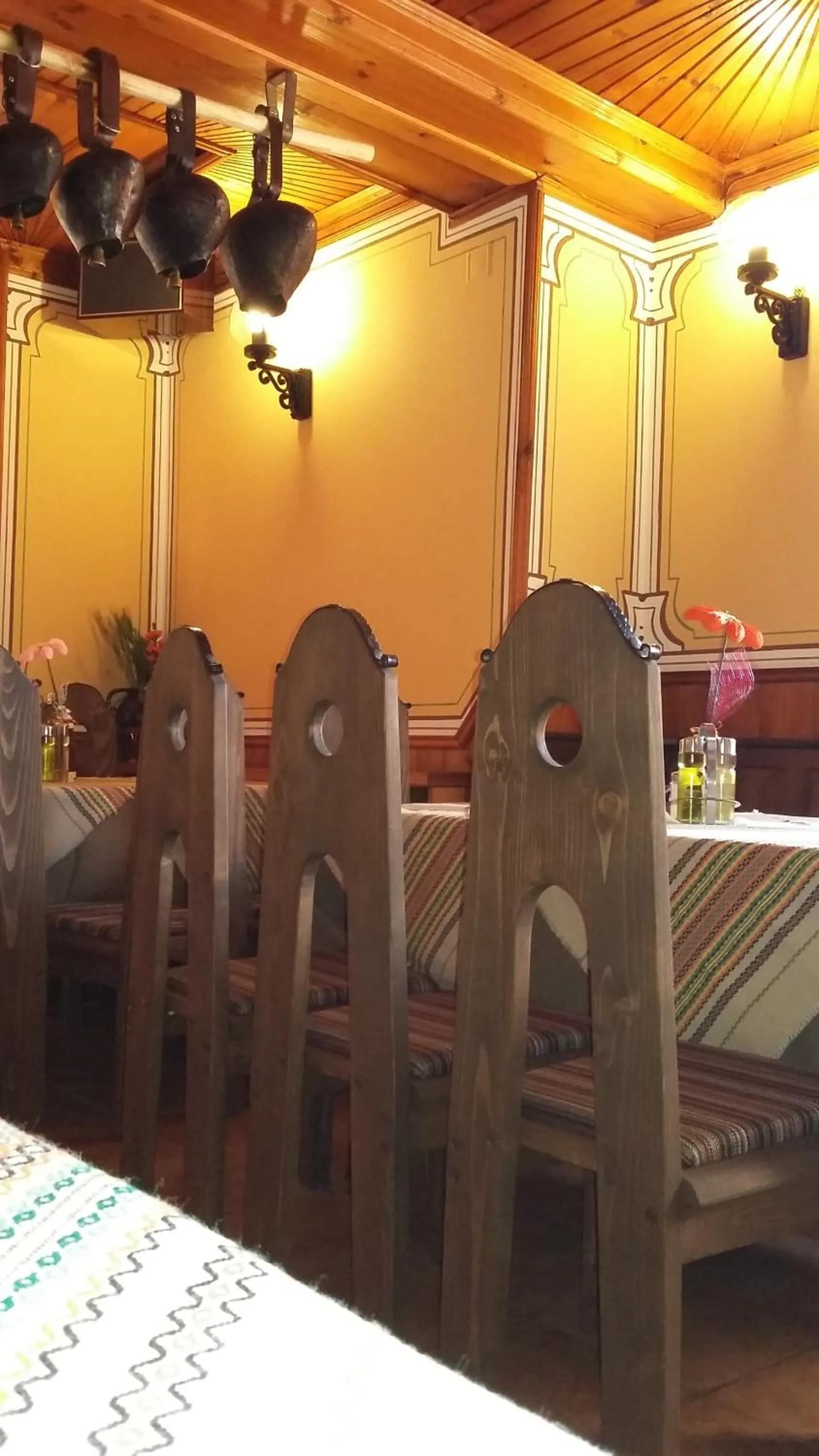 Restaurant/places to eat in Chuchura Family Hotel