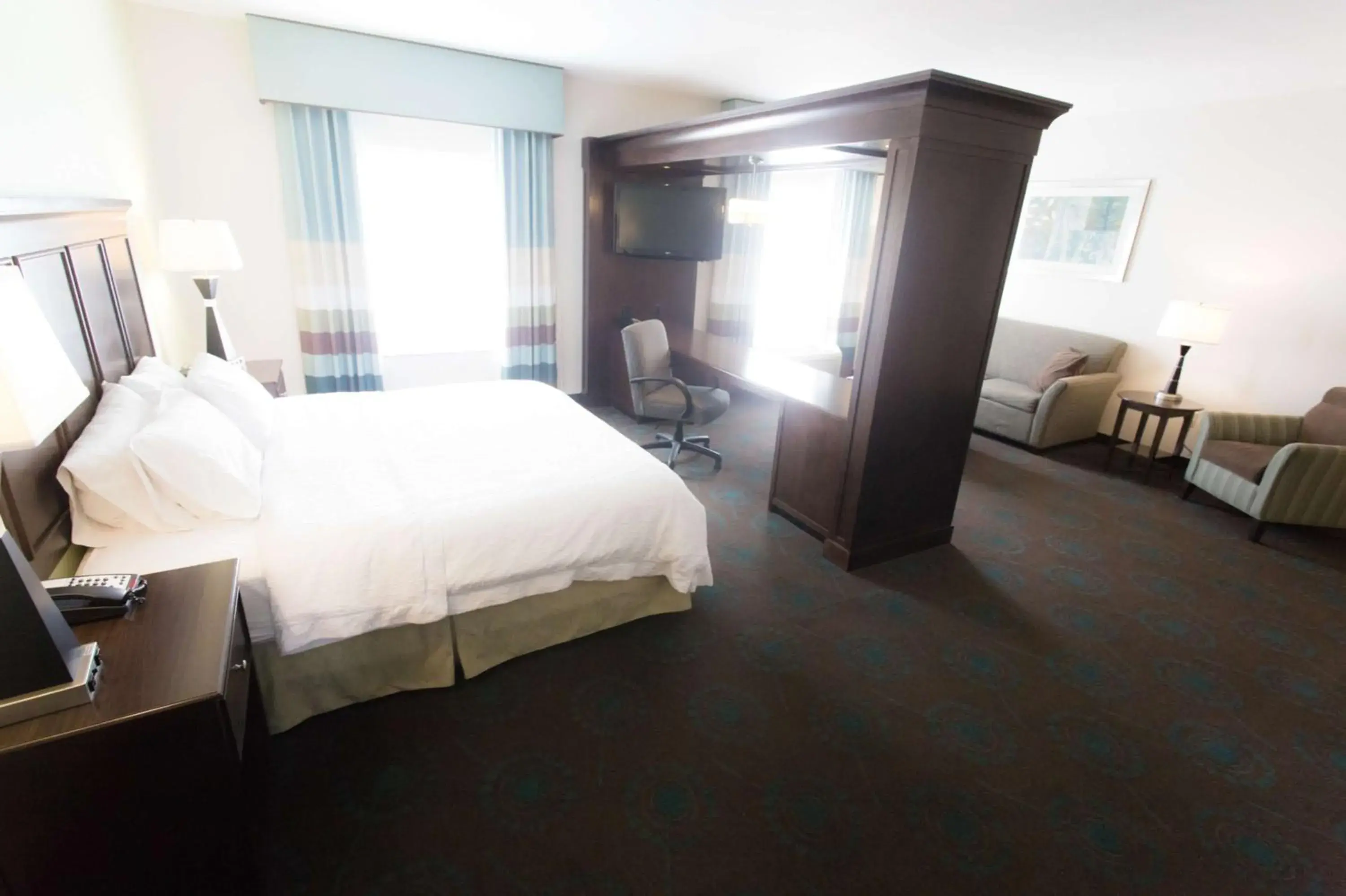 Bed in Hampton Inn & Suites Middlebury Bed in Hampton Inn & Suites Middlebury