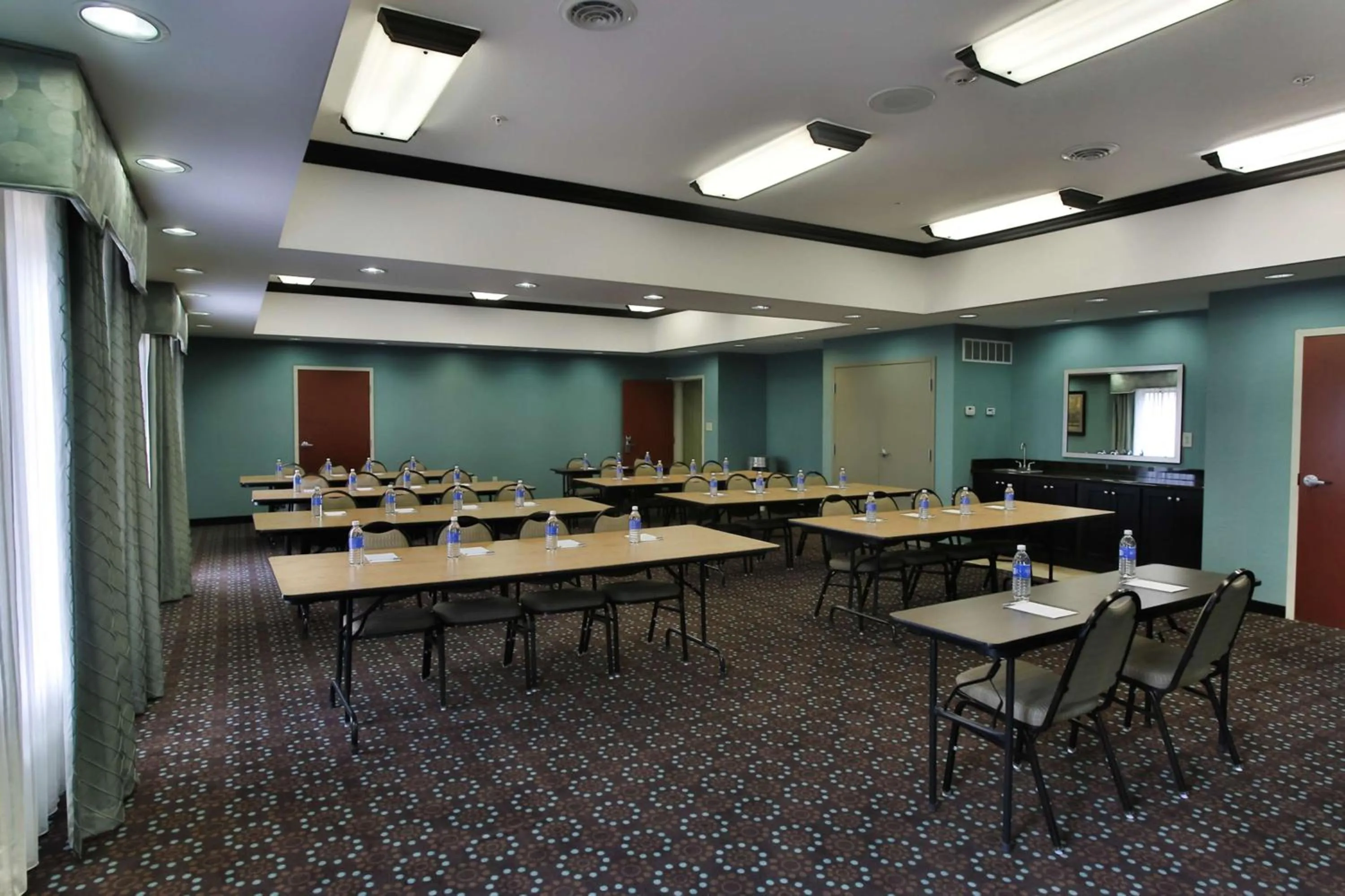 Meeting/conference room in Hampton Inn & Suites Middlebury
