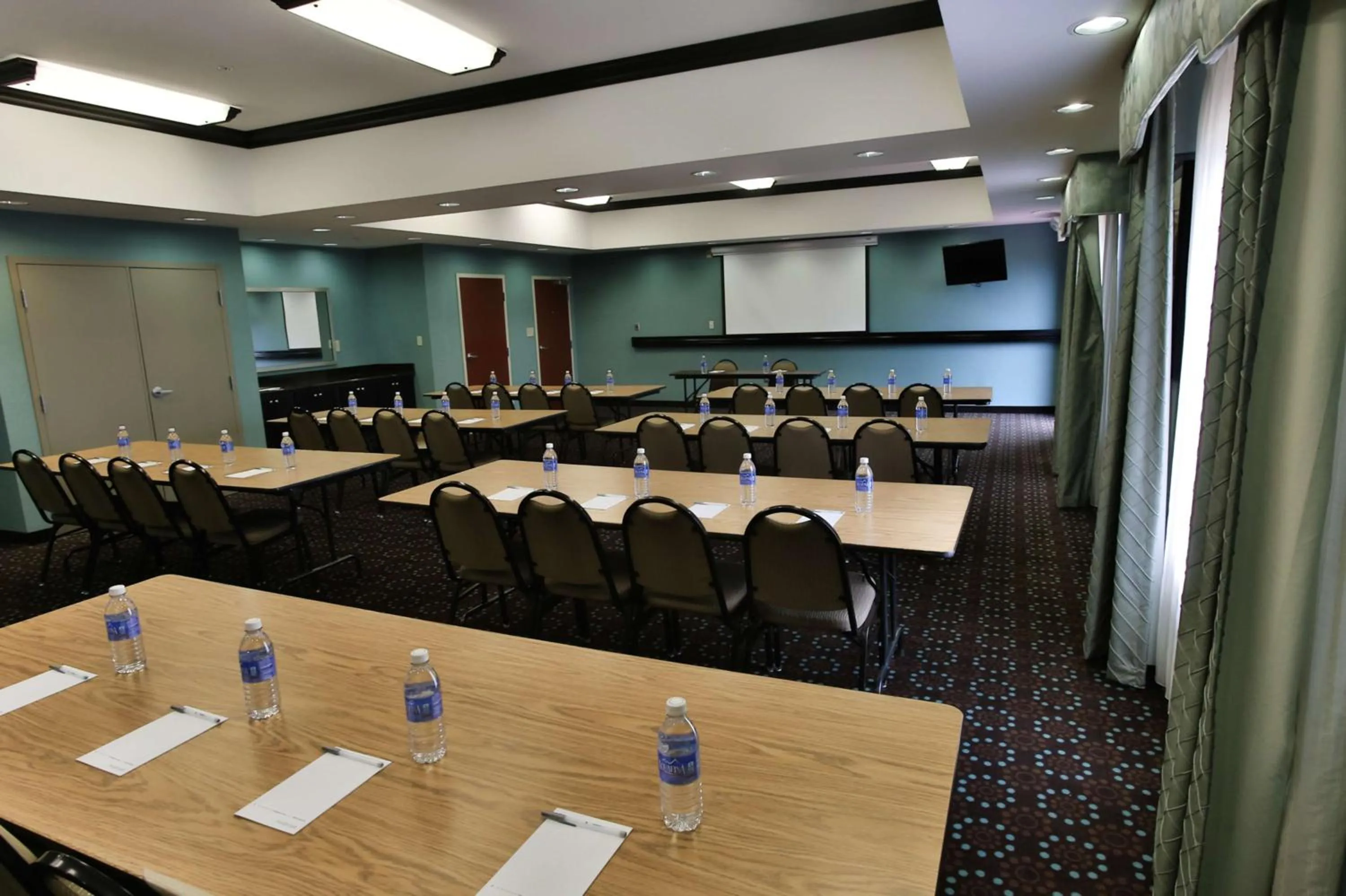 Meeting/conference room in Hampton Inn & Suites Middlebury