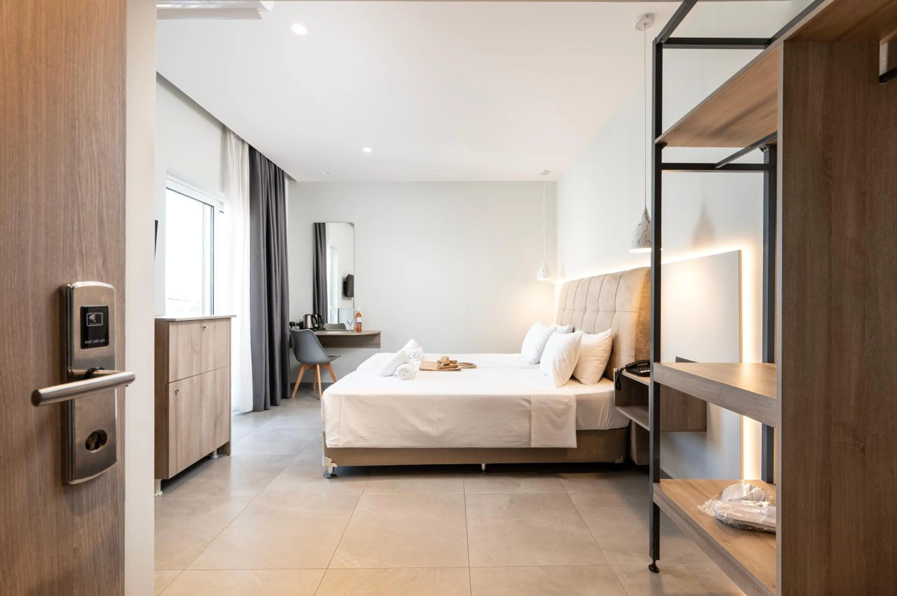 TV and multimedia, Bed in Sonia Hotel & Suites - Adults Only