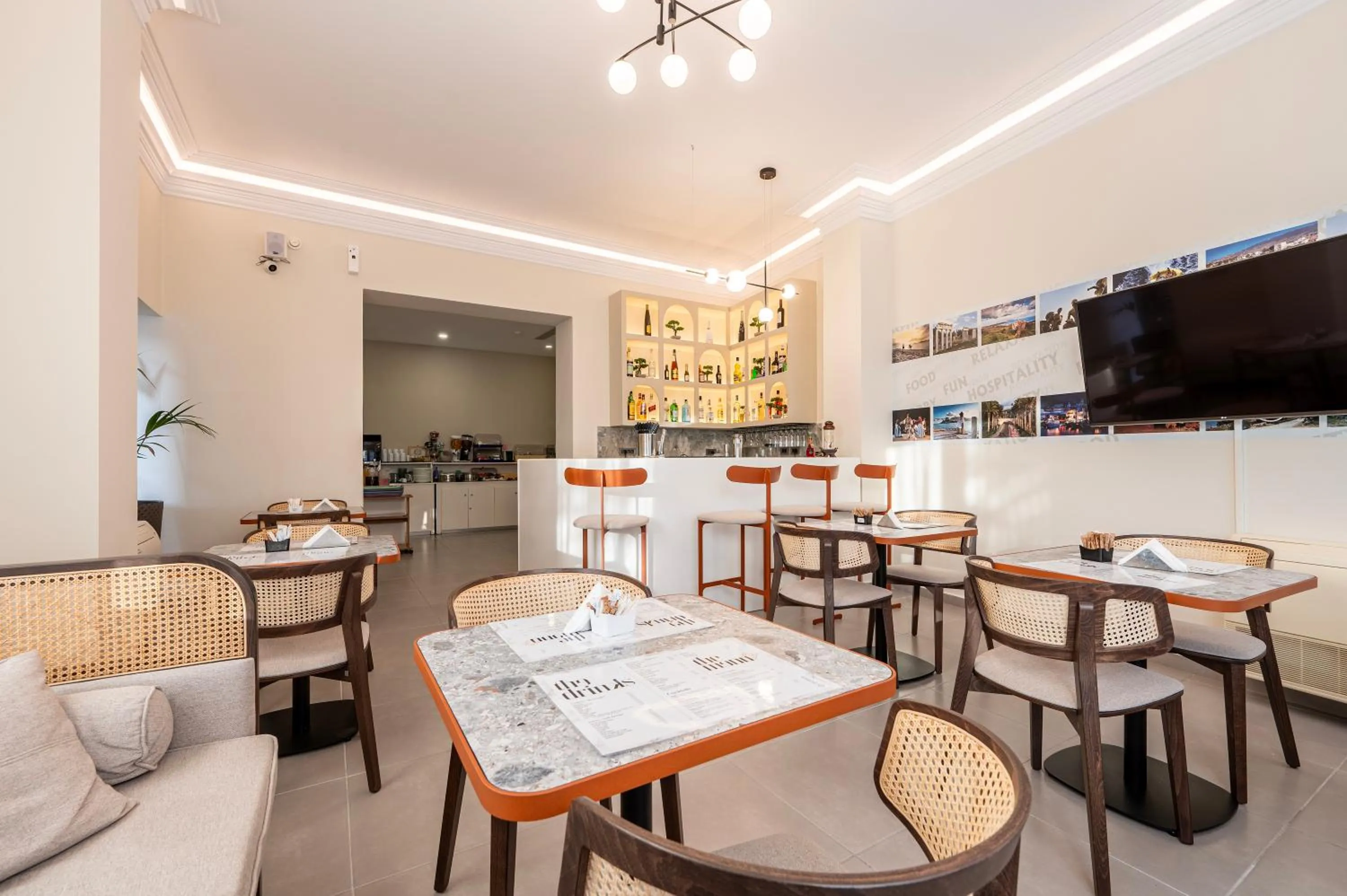 Restaurant/places to eat in Sonia Hotel & Suites - Adults Only