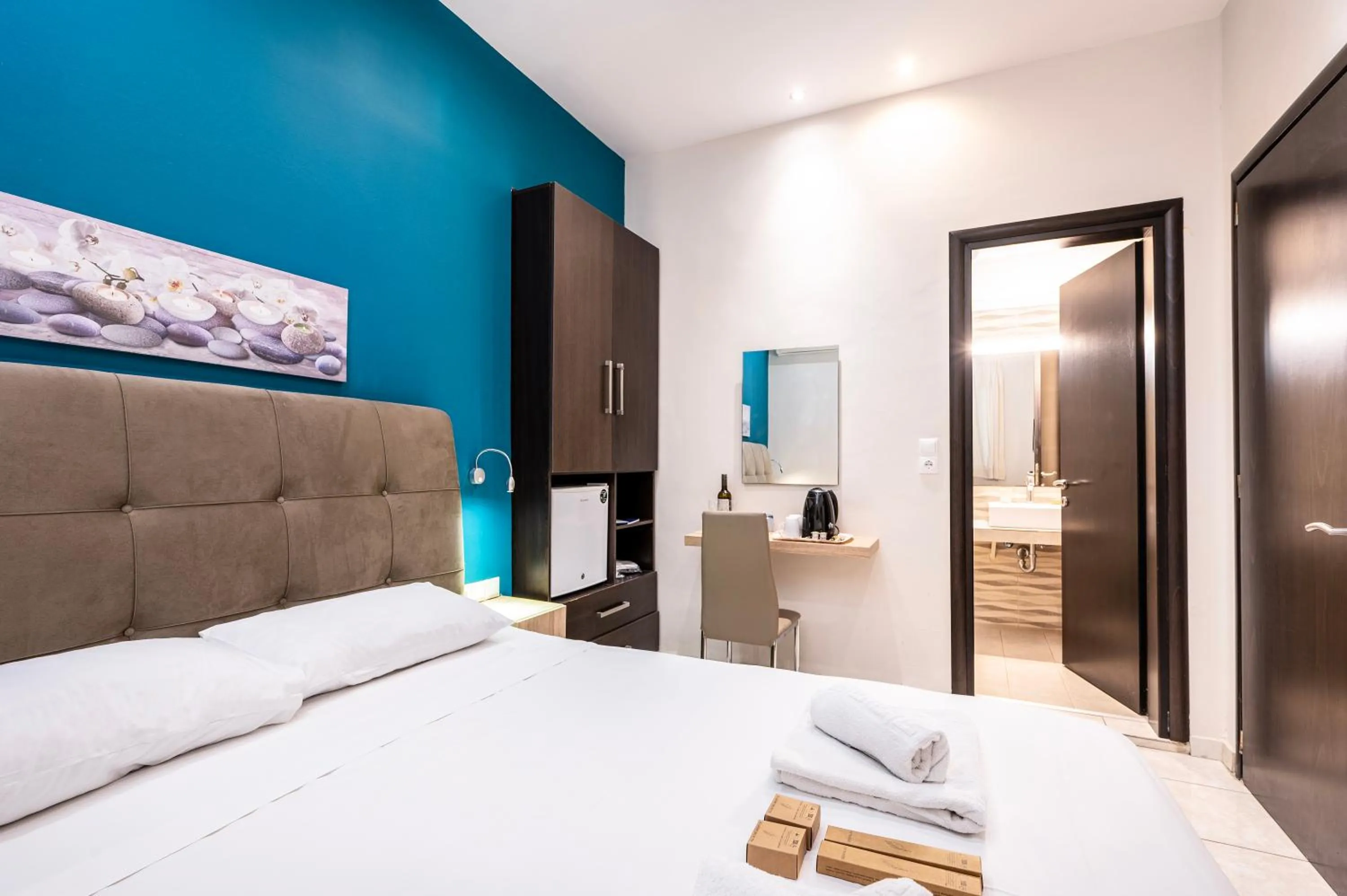 Bed in Sonia Hotel & Suites - Adults Only