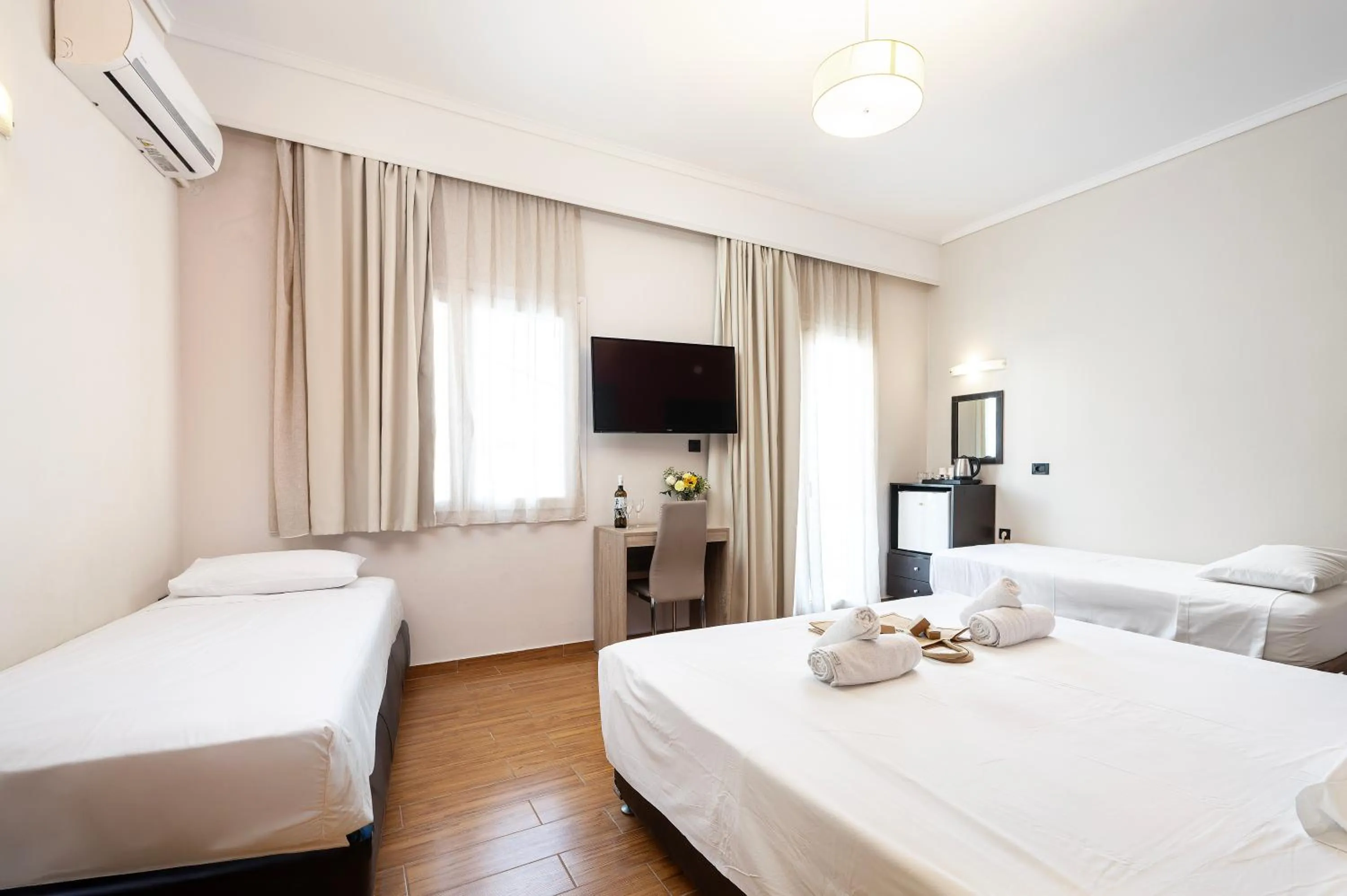 Bed in Sonia Hotel & Suites - Adults Only