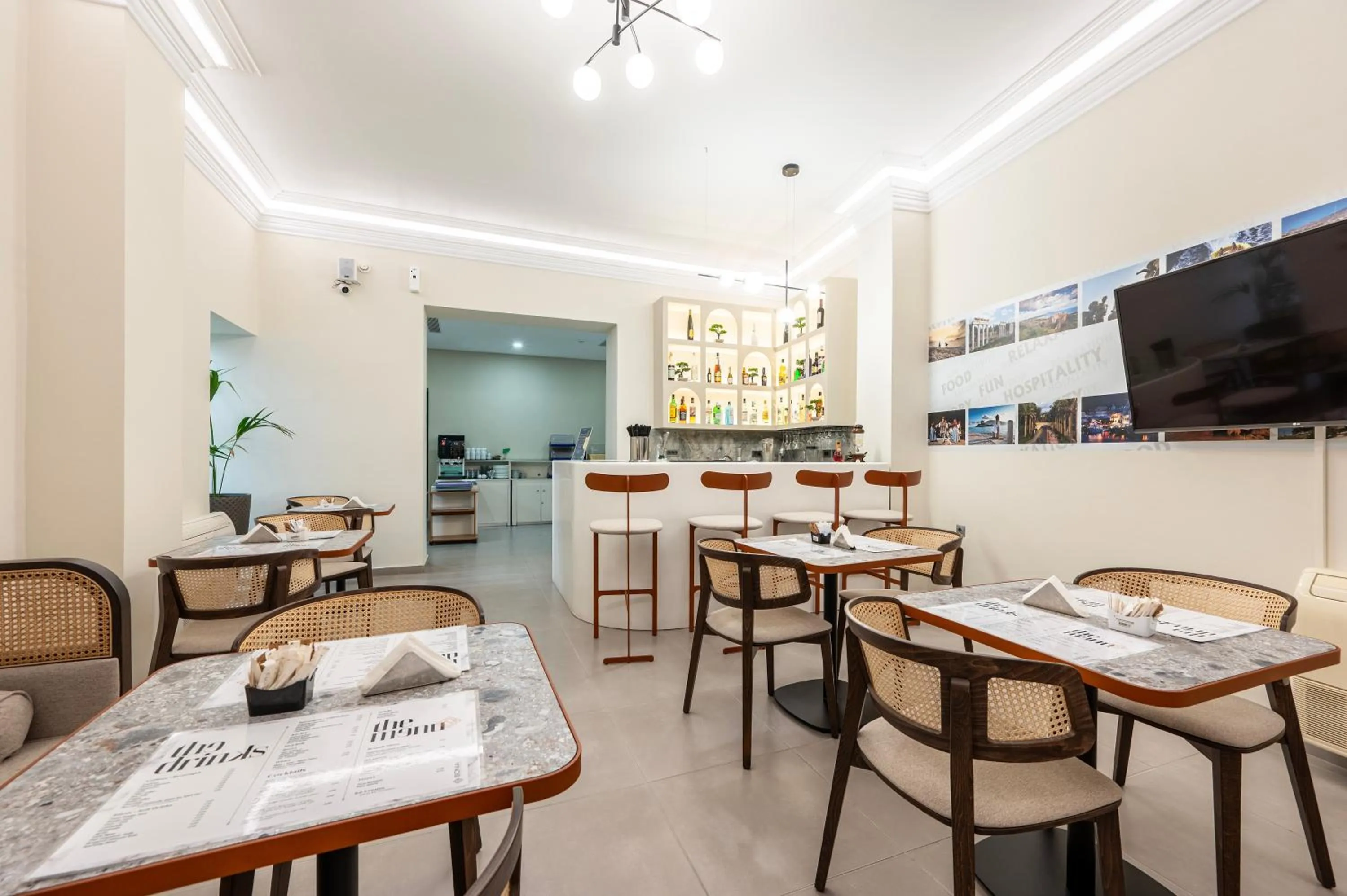 Lounge or bar in Sonia Hotel & Suites - Adults Only