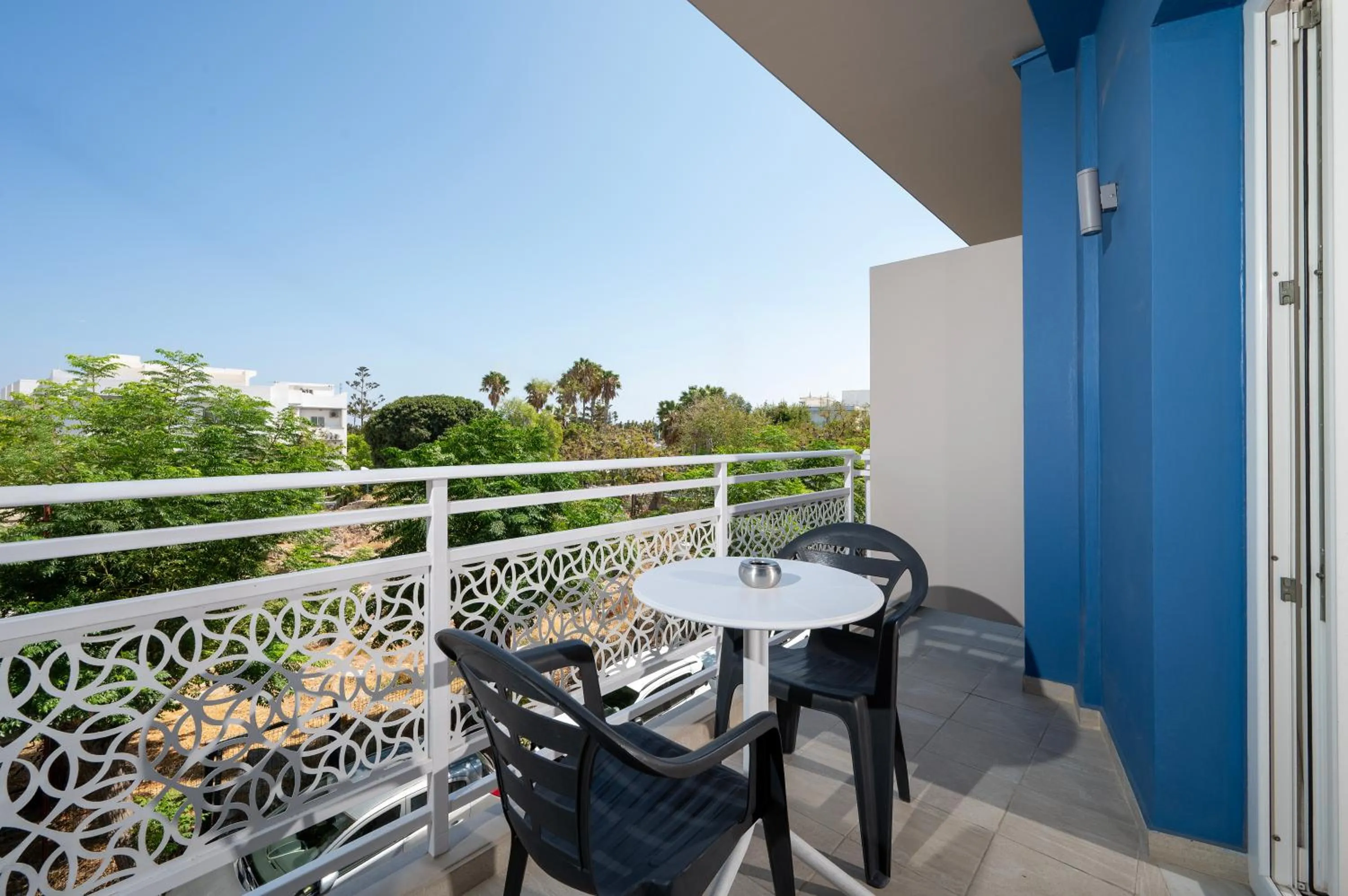 Day in Sonia Hotel & Suites - Adults Only