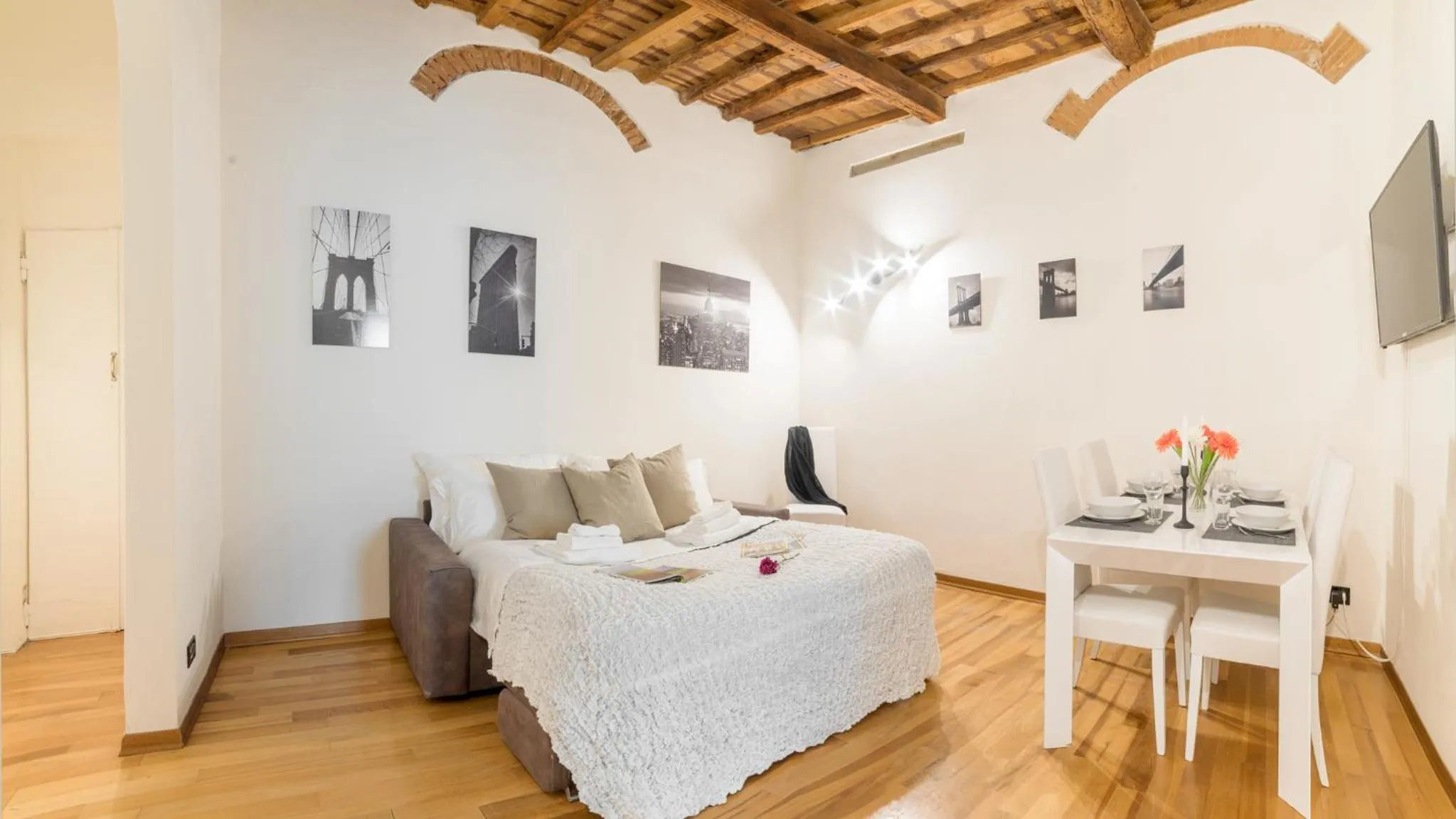 Seating area, Bed in Signoria Imperial