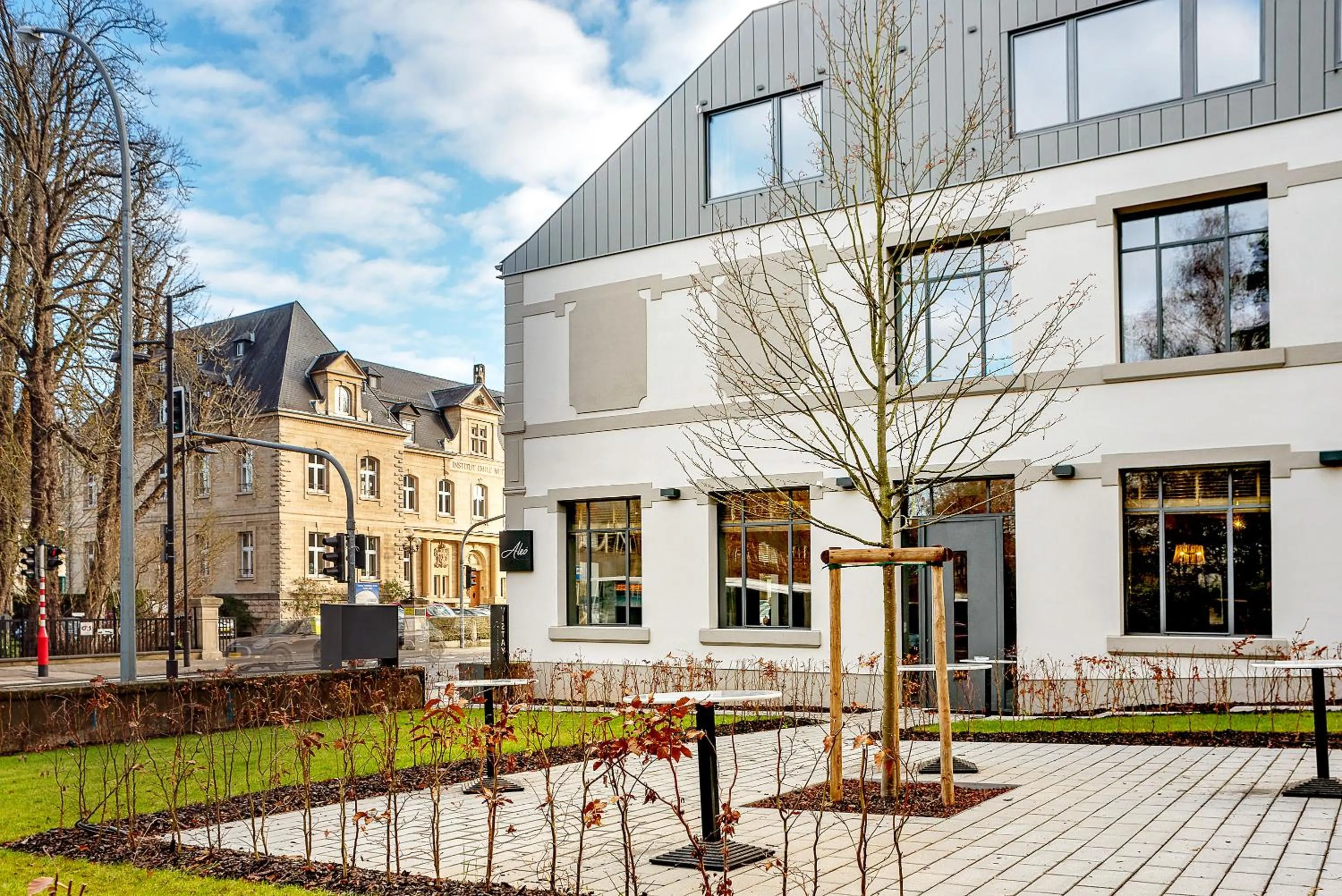 Property building in Vistay apartments