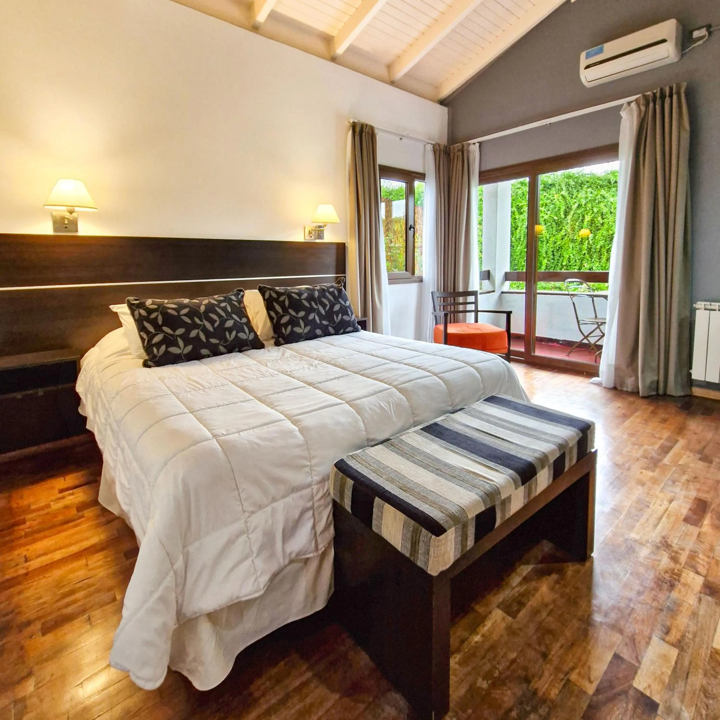 furniture, Bed in Harmonie Hotel De Montaña - Adults only
