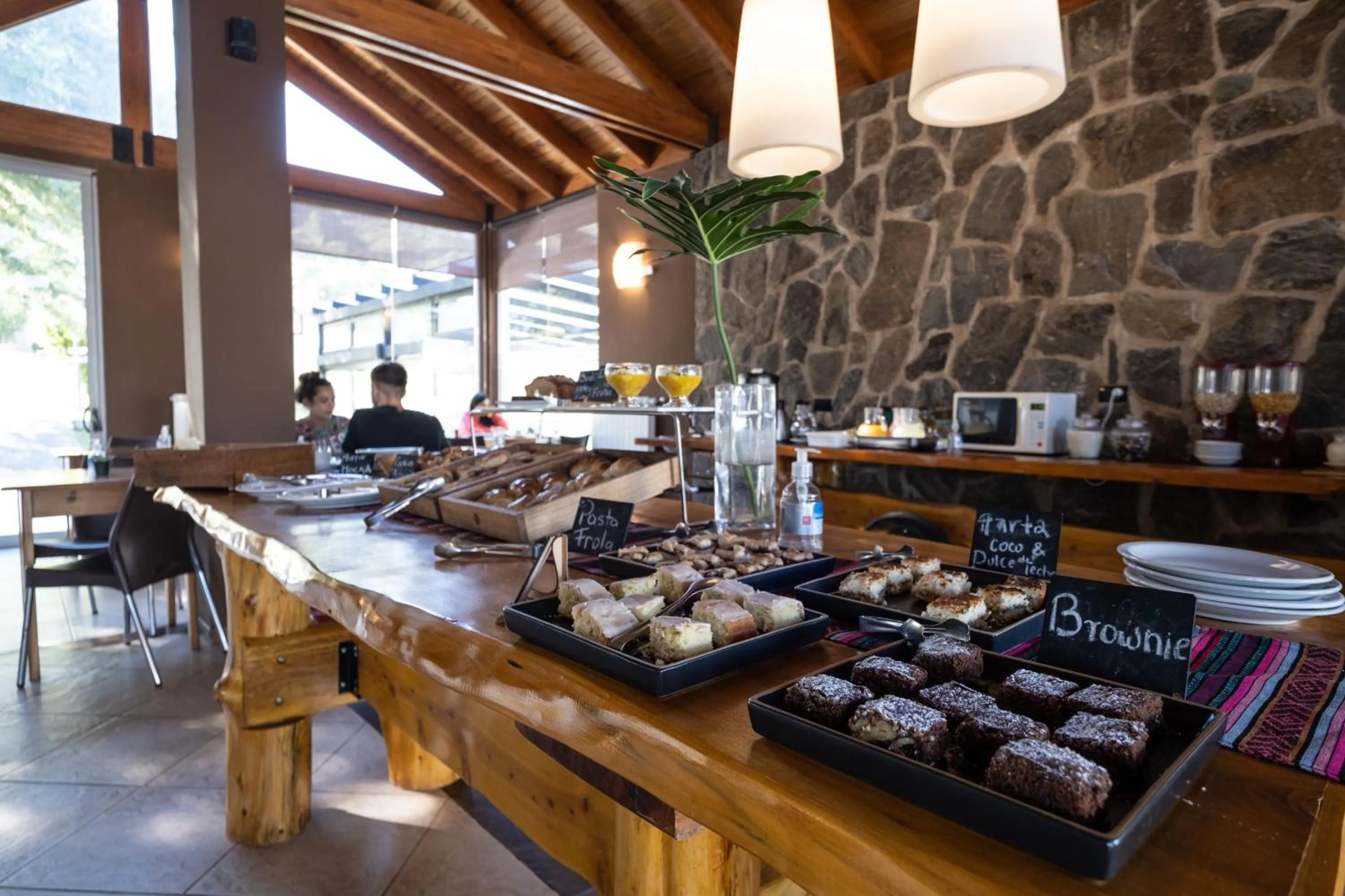 Food and drinks in Harmonie Hotel De Montaña - Adults only