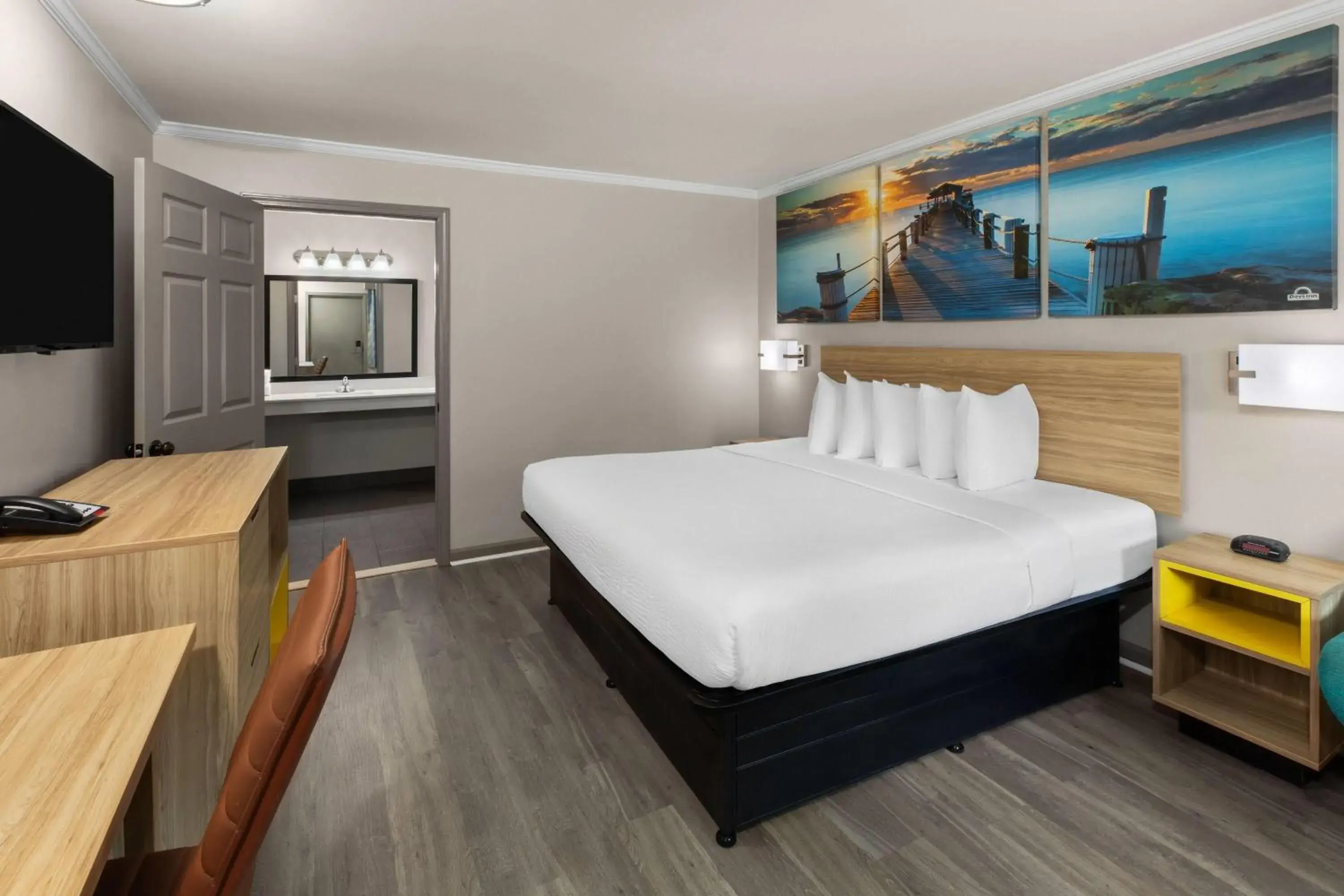 King Room - Disability Access - Smoking in Days Inn by Wyndham Slidell King Room - Disability Access - Smoking in Days Inn by Wyndham Slidell