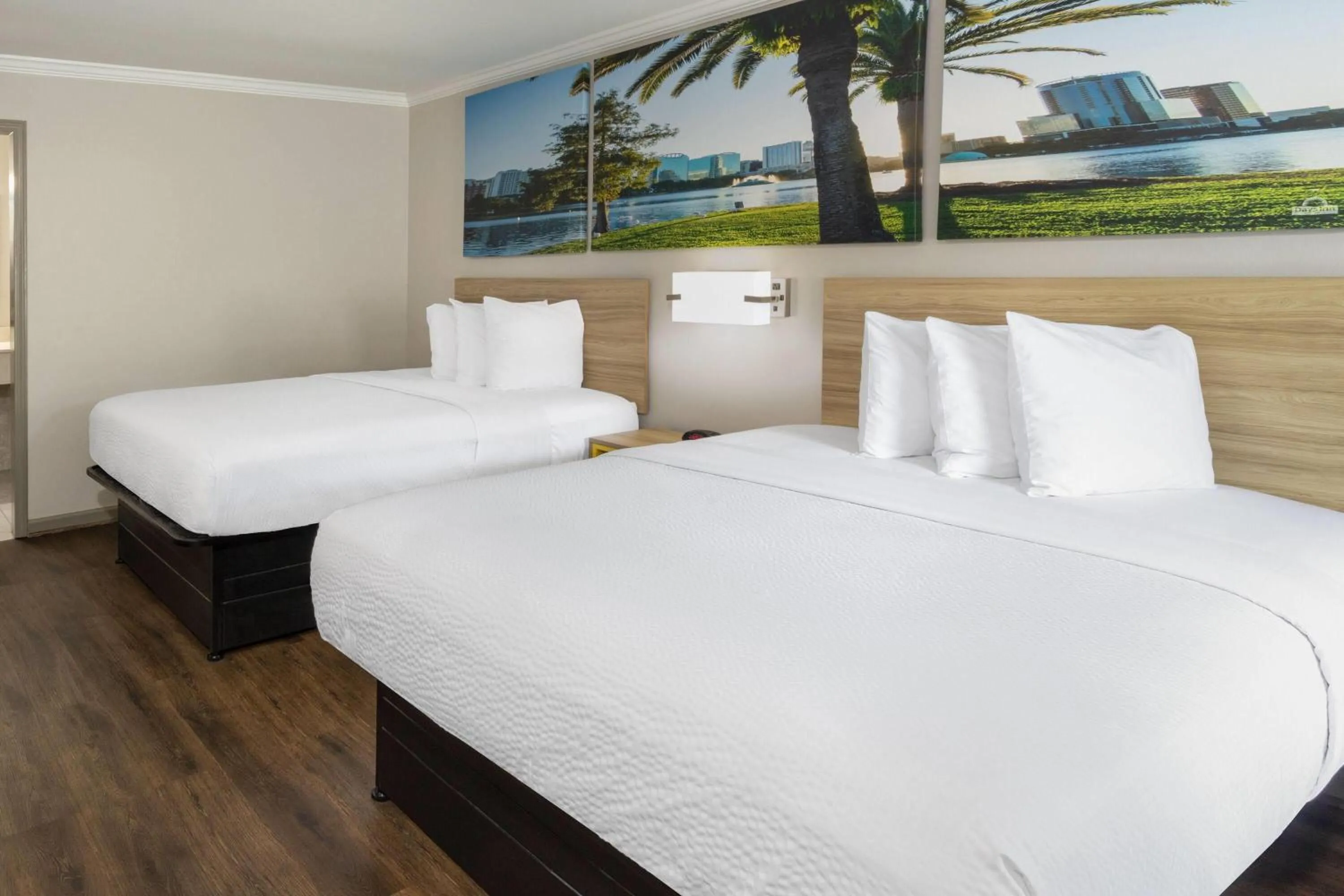 Photo of the whole room, Bed in Days Inn by Wyndham Slidell