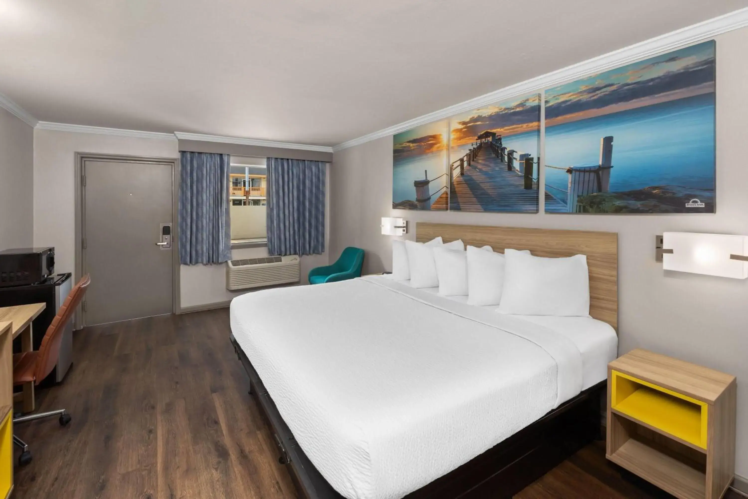 Photo of the whole room, Bed in Days Inn by Wyndham Slidell Photo of the whole room, Bed in Days Inn by Wyndham Slidell