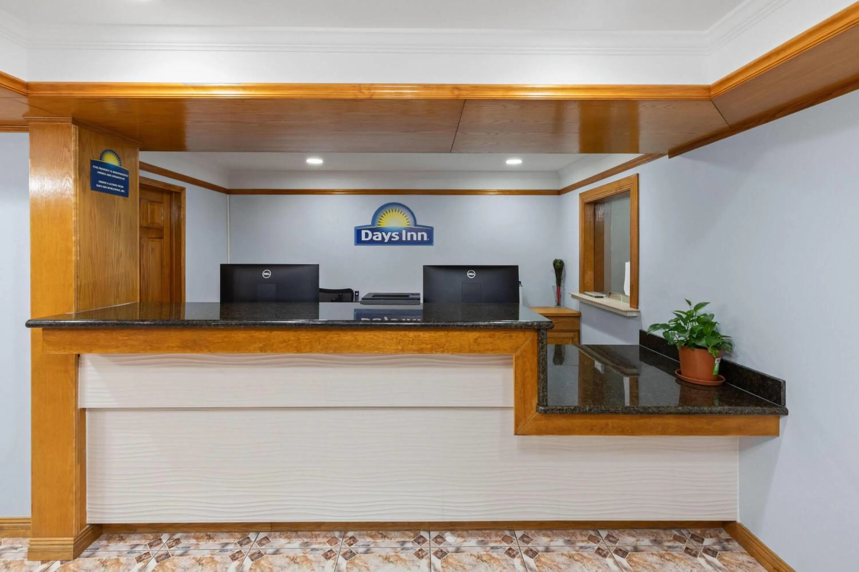 Lobby or reception in Days Inn by Wyndham Slidell