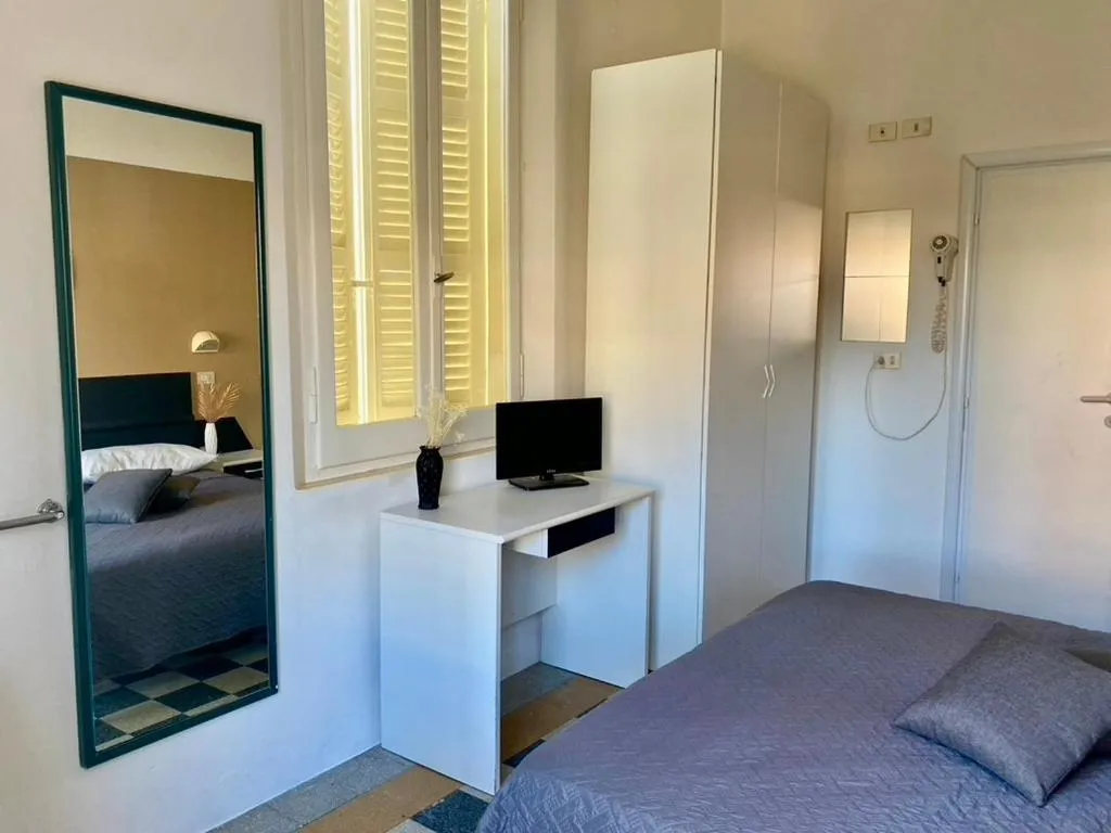 TV and multimedia in Hotel Villa Pozzi