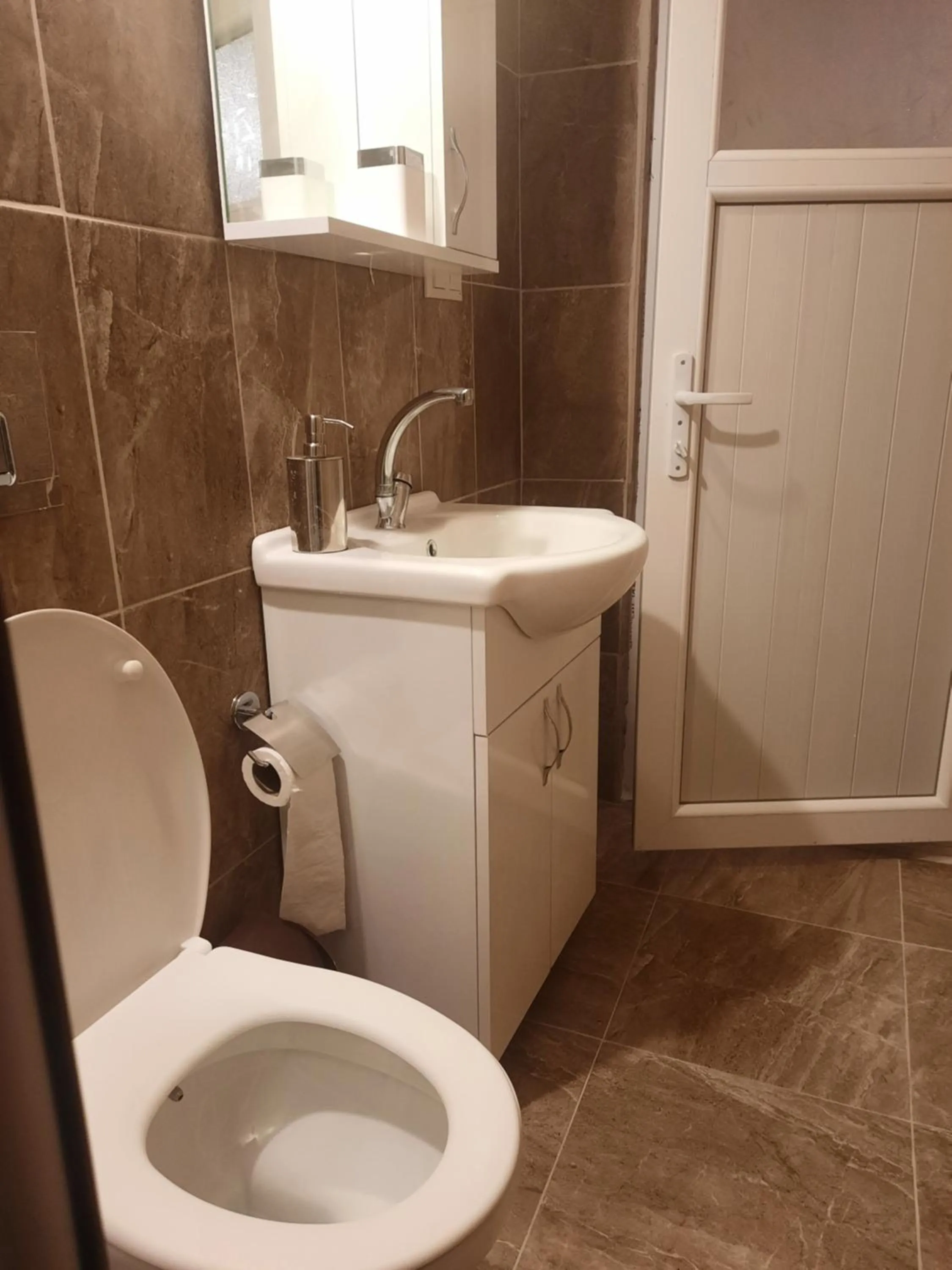 Shower in Onder Pansiyon