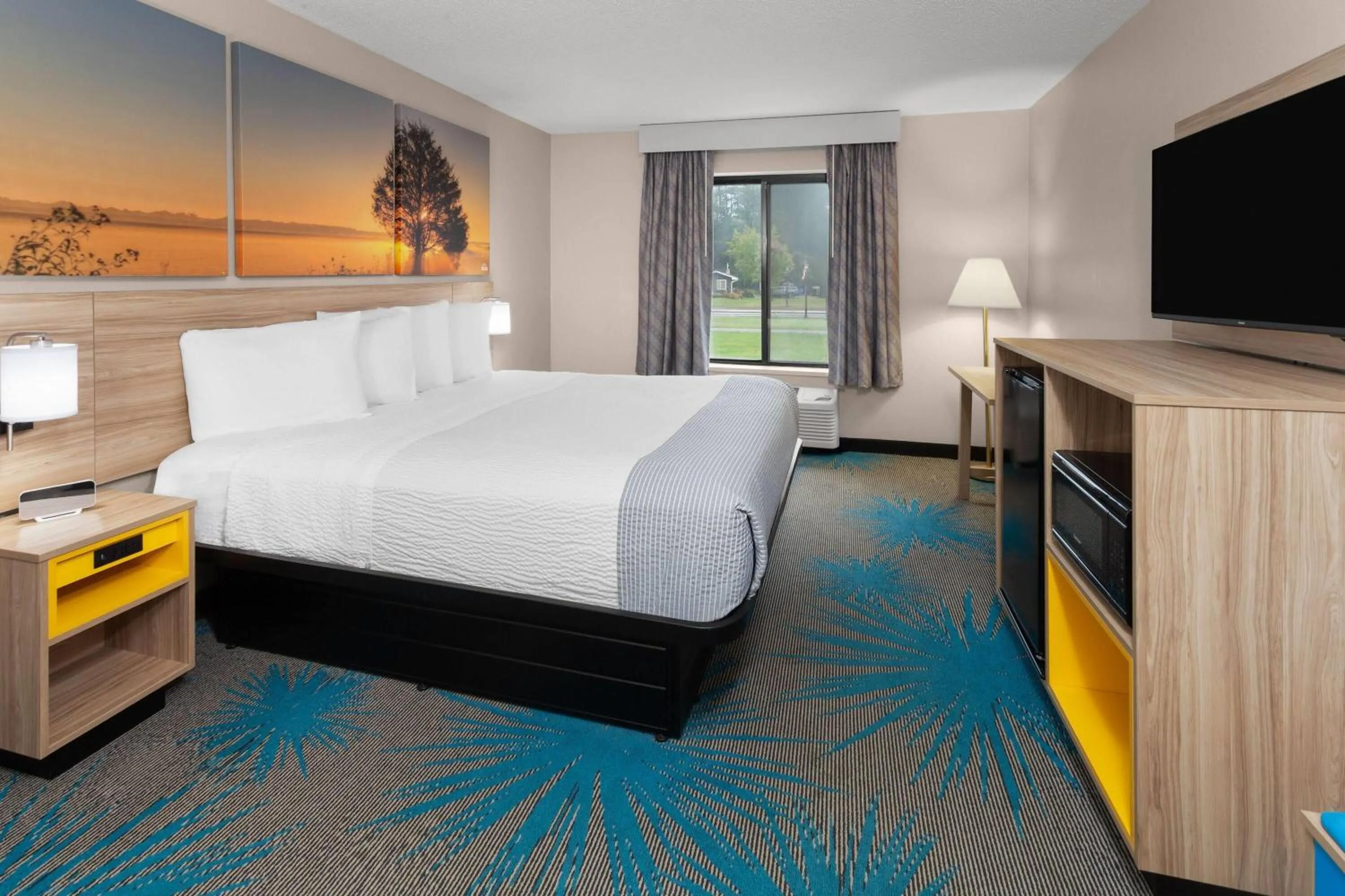 Photo of the whole room, Bed in Days Inn by Wyndham Eagle River