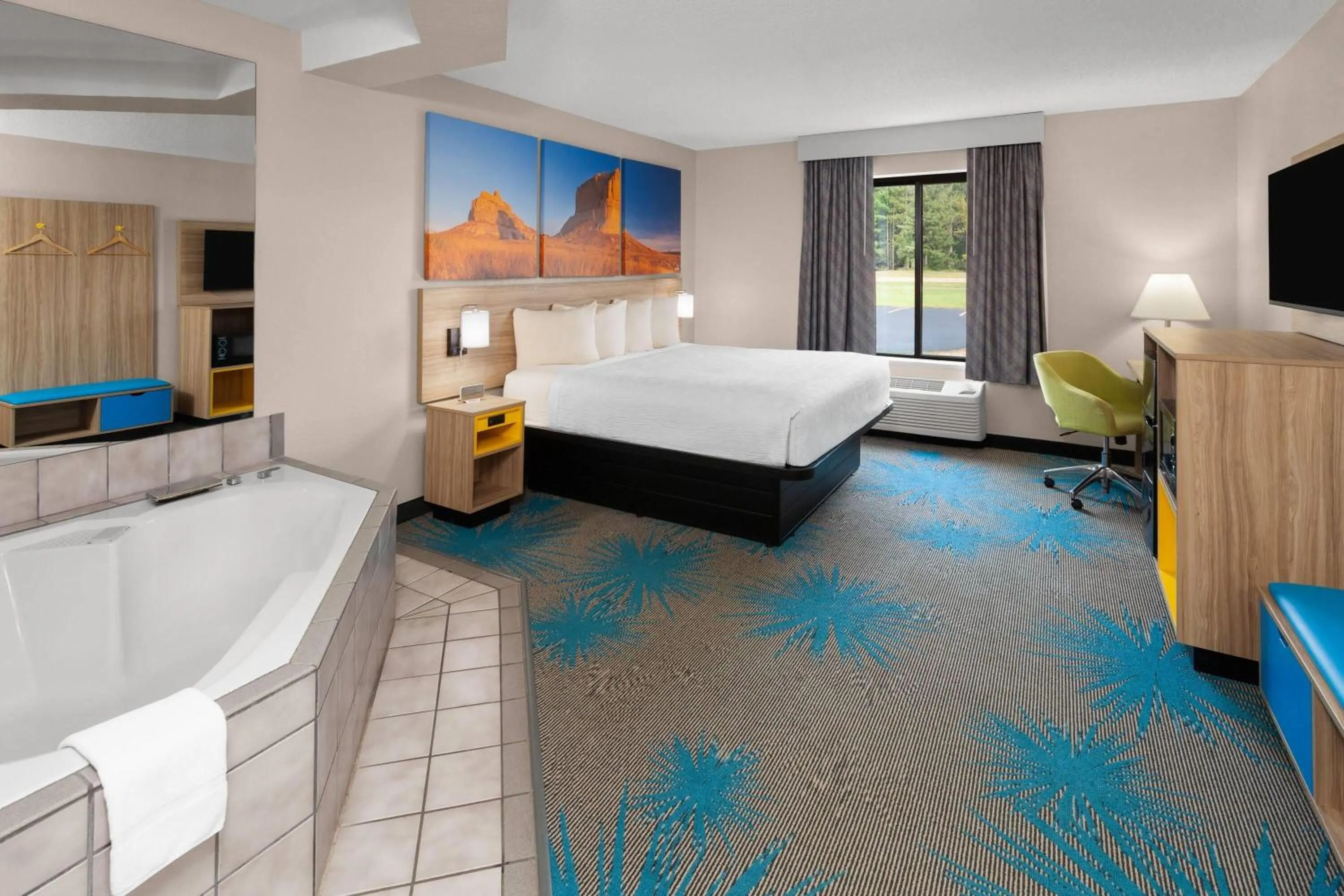 Photo of the whole room, Bed in Days Inn by Wyndham Eagle River