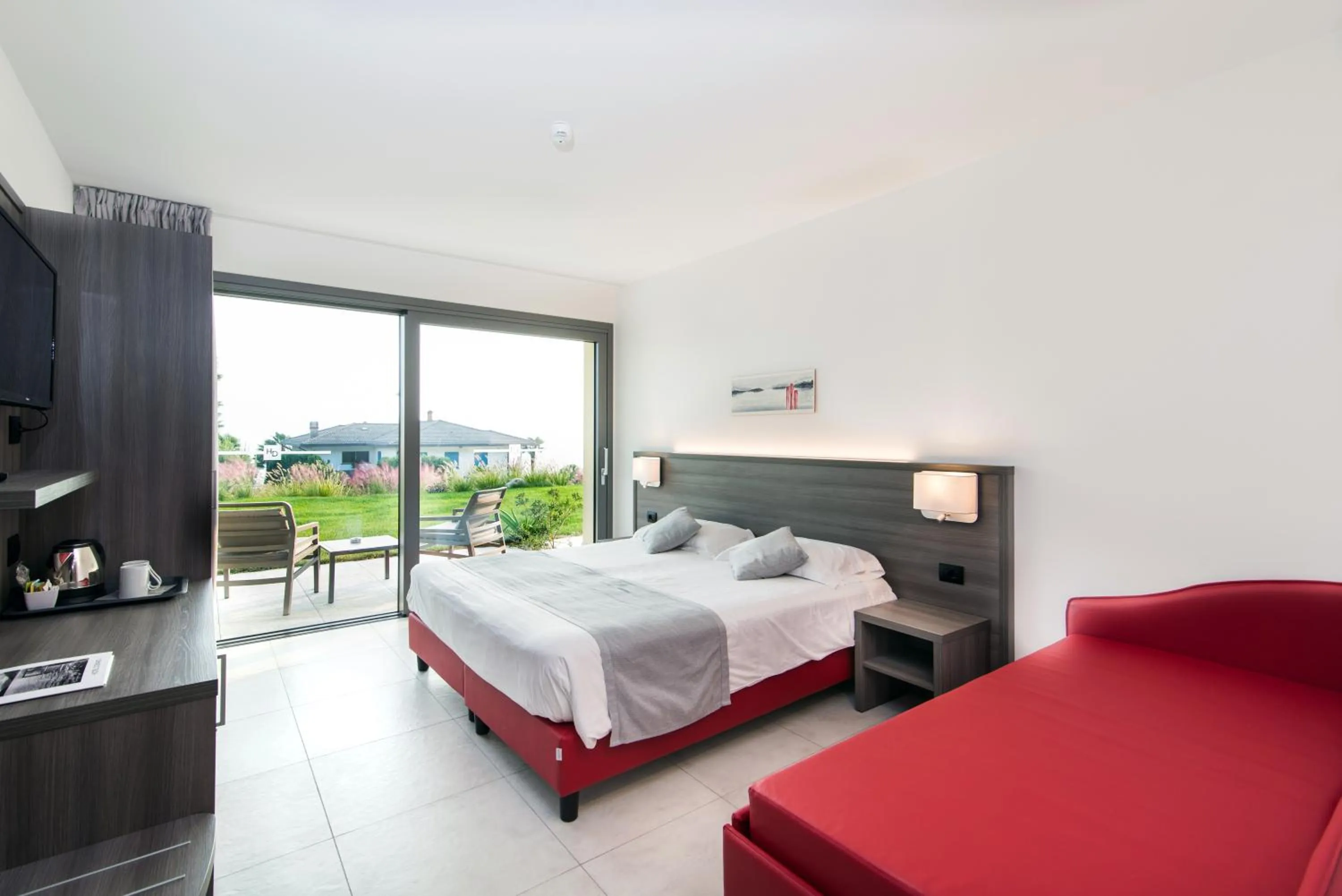 Photo of the whole room, Bed in Hotel Domaso