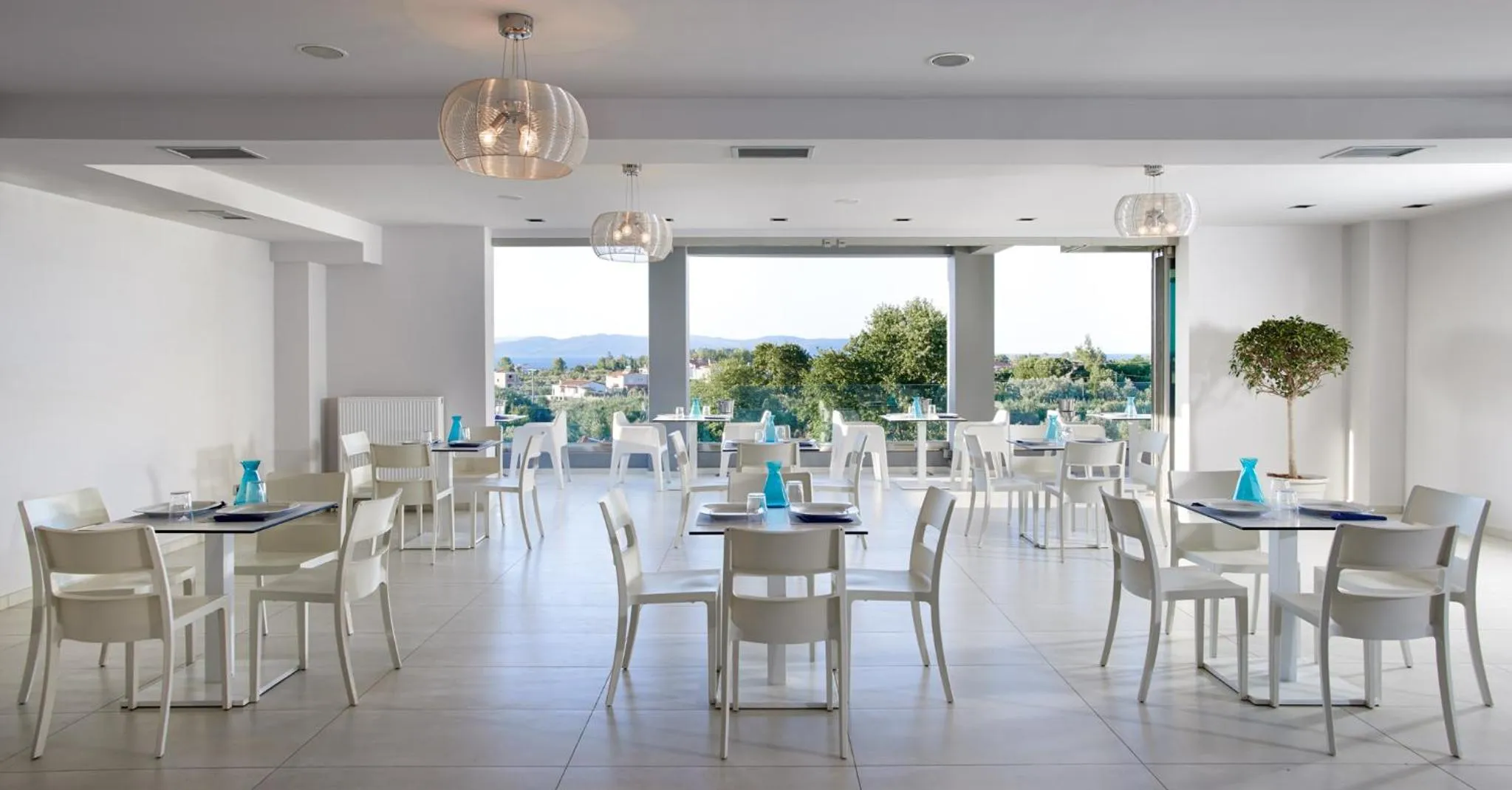 Restaurant/places to eat in Altamar Hotel