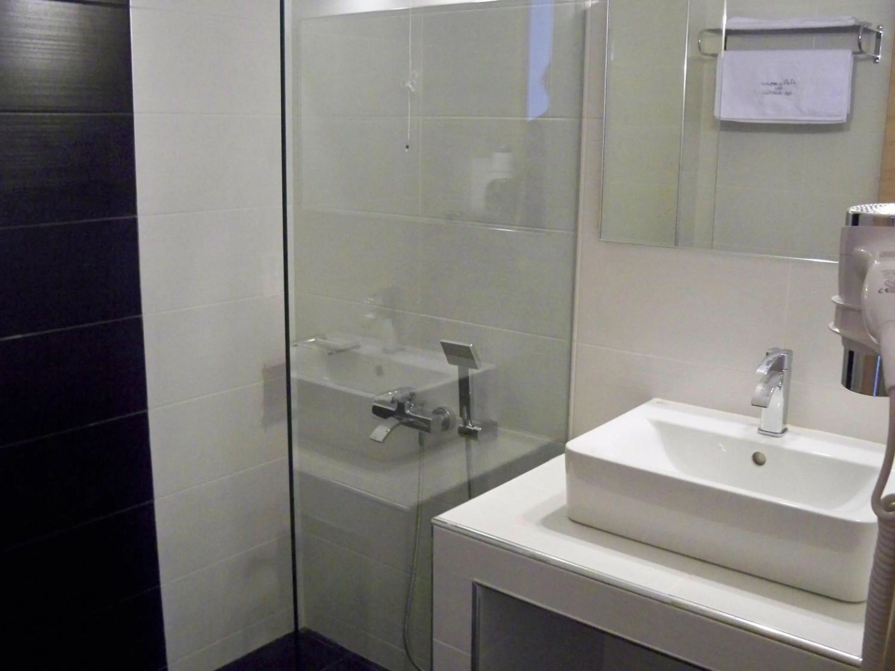 Bathroom in Altamar Hotel