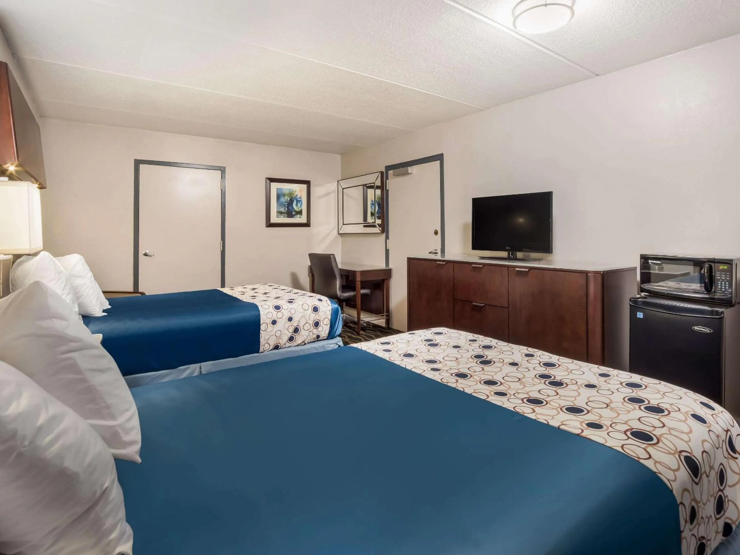 Bedroom, Bed in Rodeway Inn Greenwood