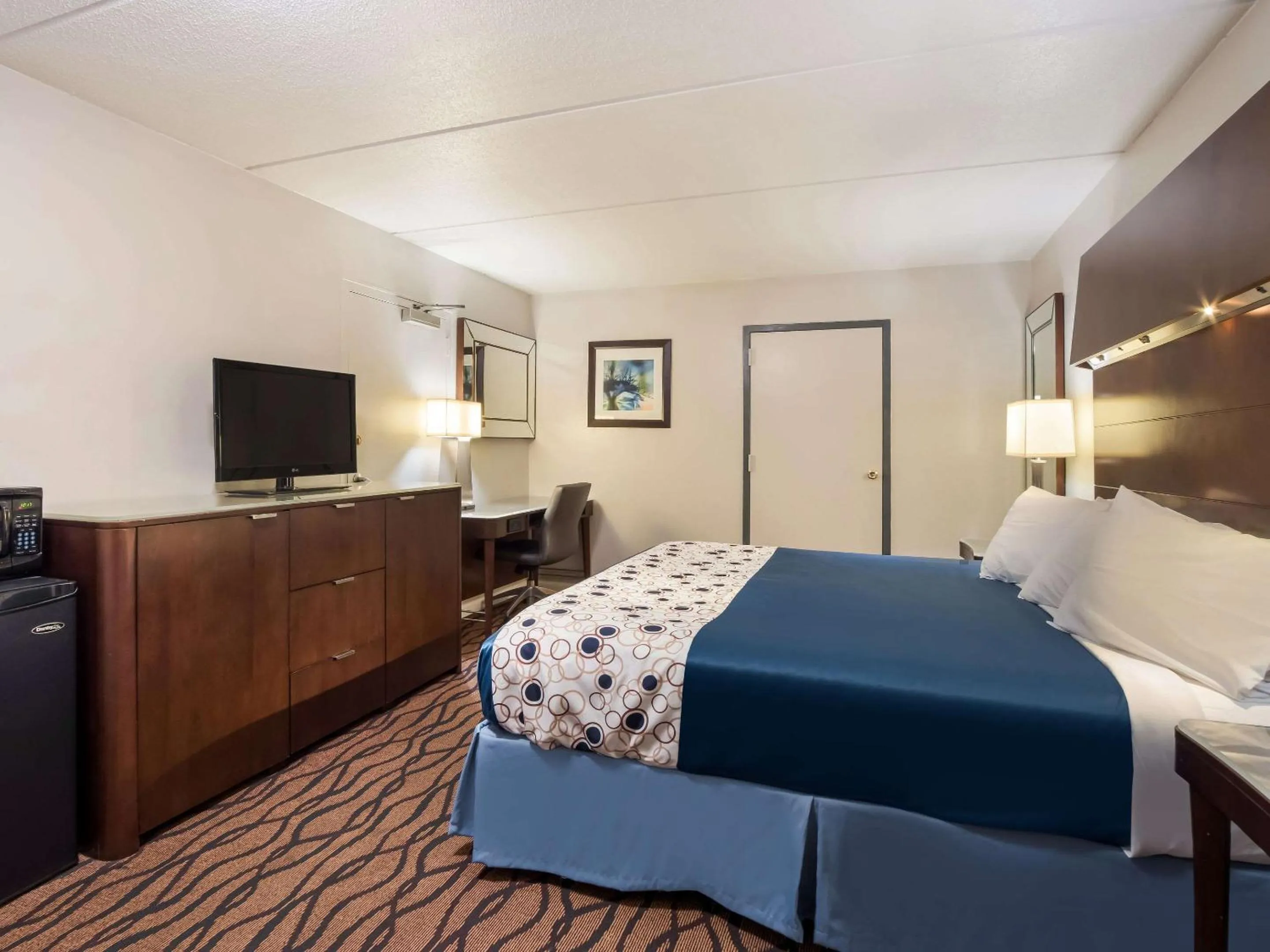 Bedroom, Bed in Rodeway Inn Greenwood