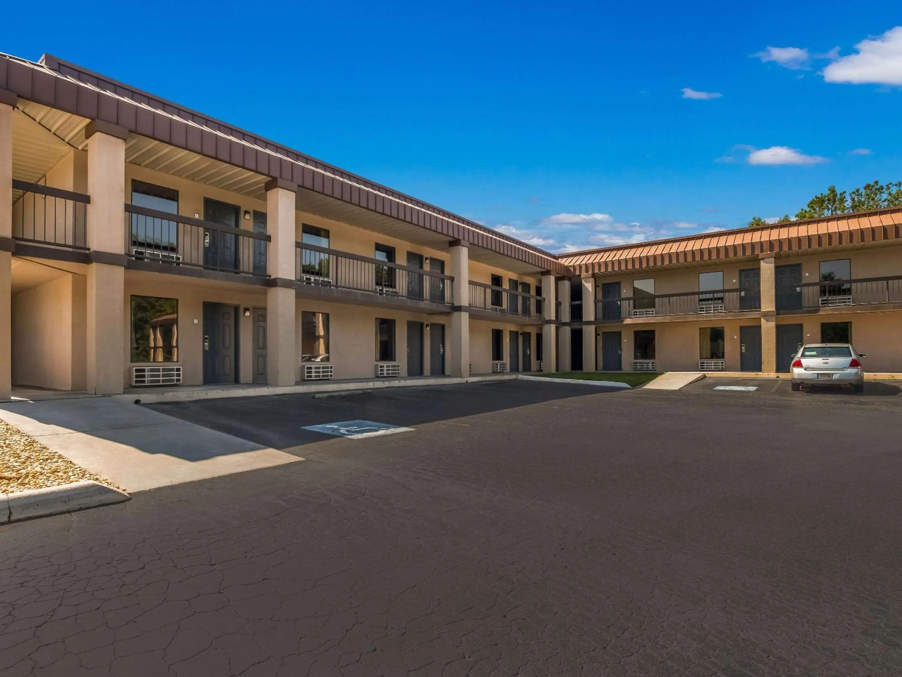 Property building in Rodeway Inn Greenwood