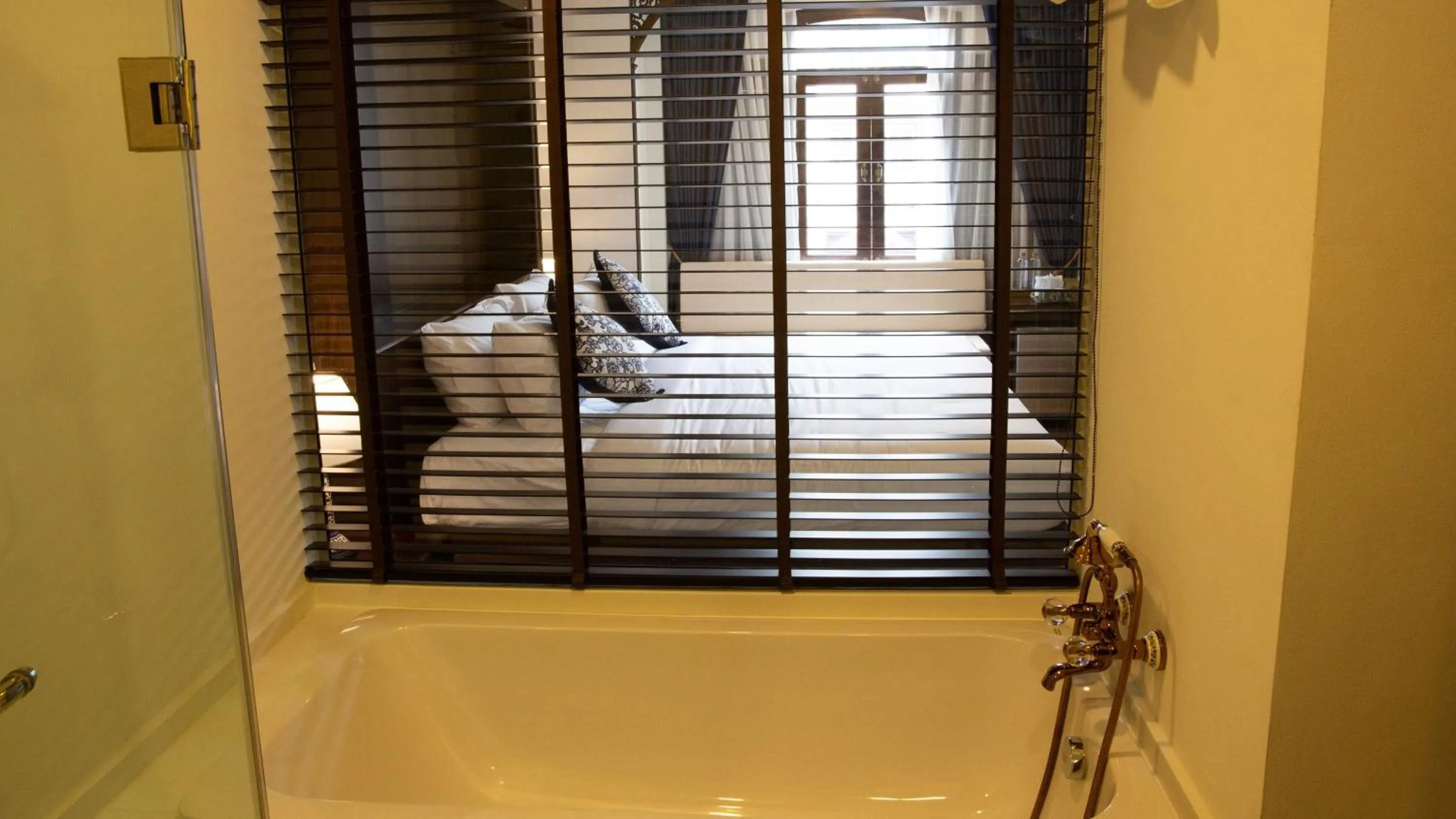 Bathroom in Elliebum Boutique Hotel