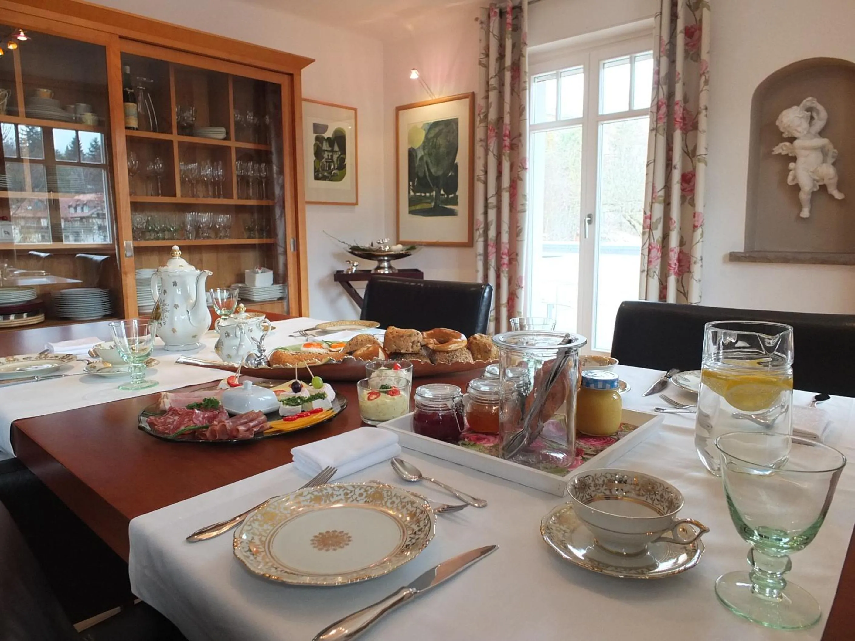 Dining area in B&B Rosenliebe