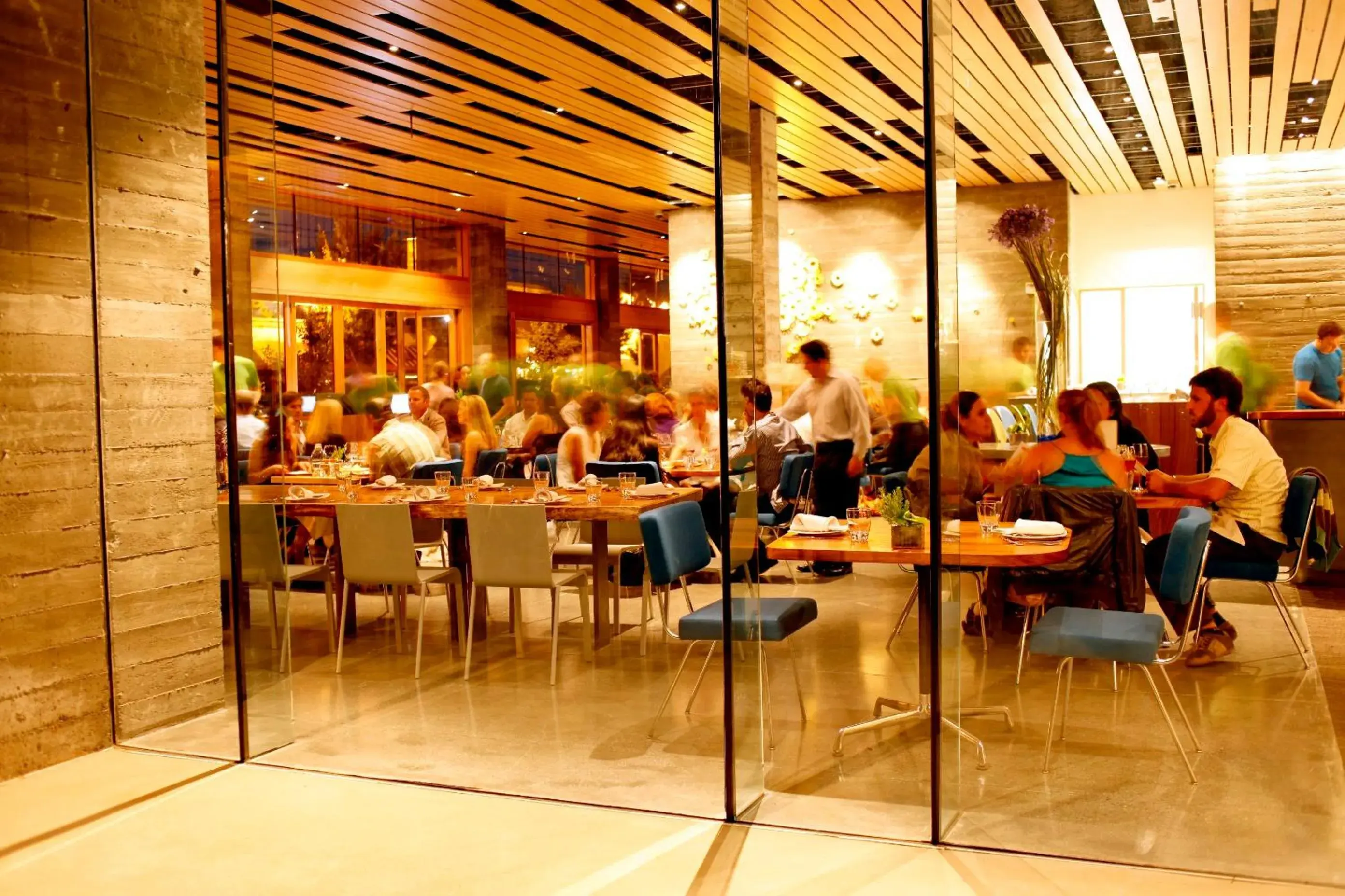 Restaurant/places to eat in H2hotel Restaurant/places to eat in H2hotel