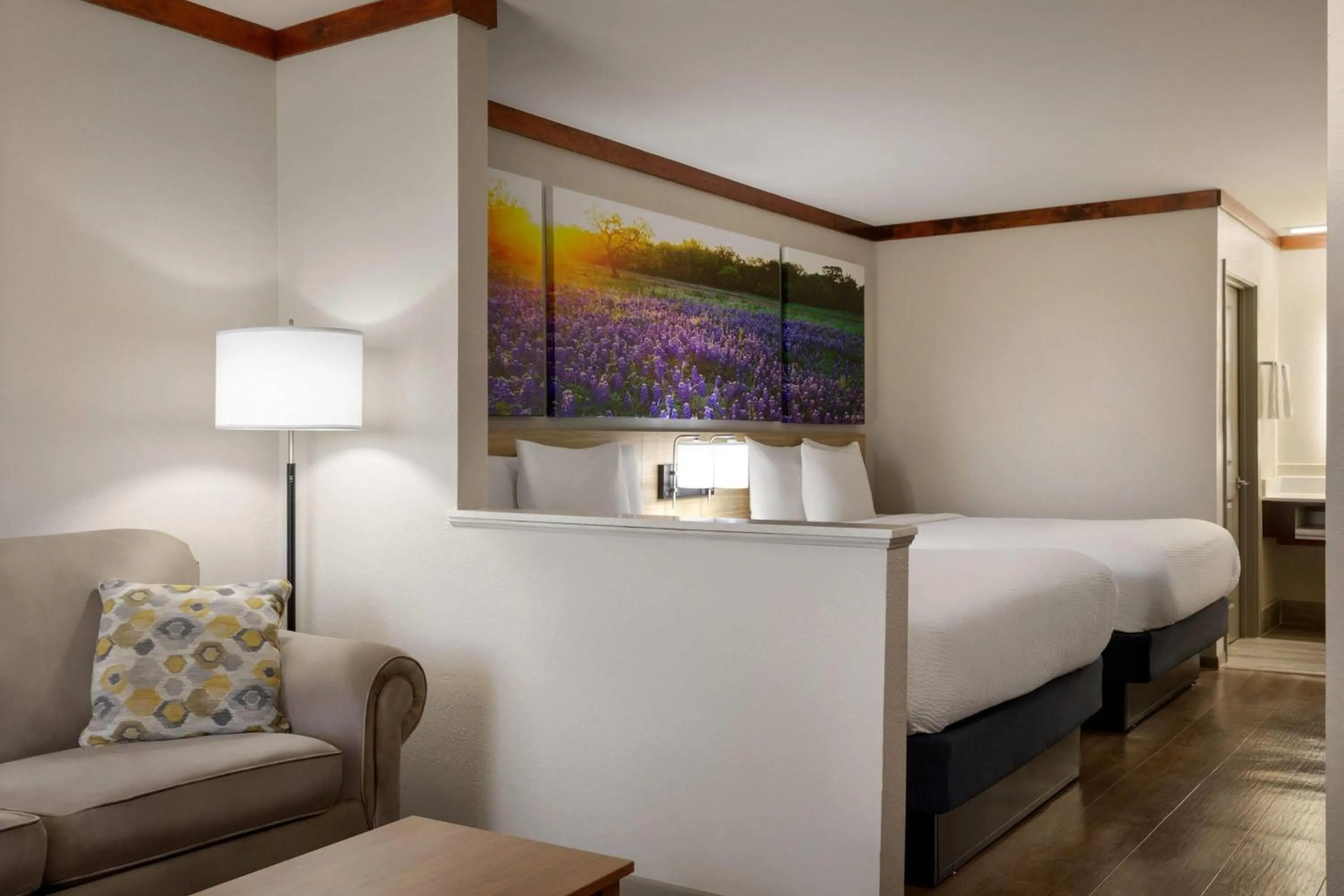 Photo of the whole room, Bed in Days Inn by Wyndham Suites Fredericksburg