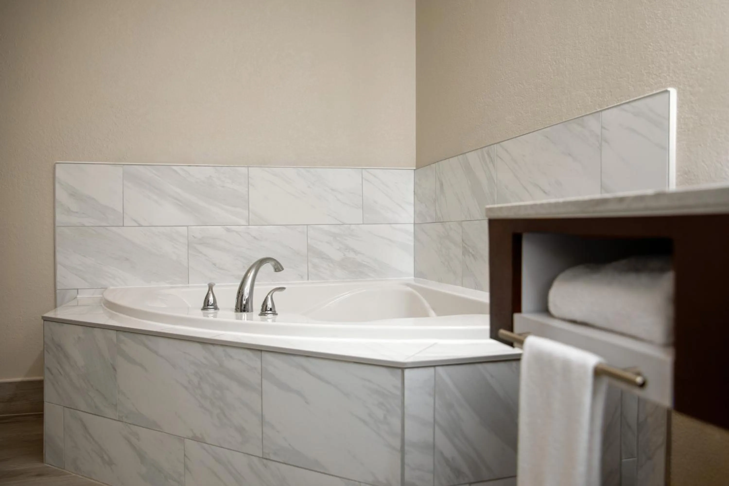 Bath in Days Inn by Wyndham Suites Fredericksburg