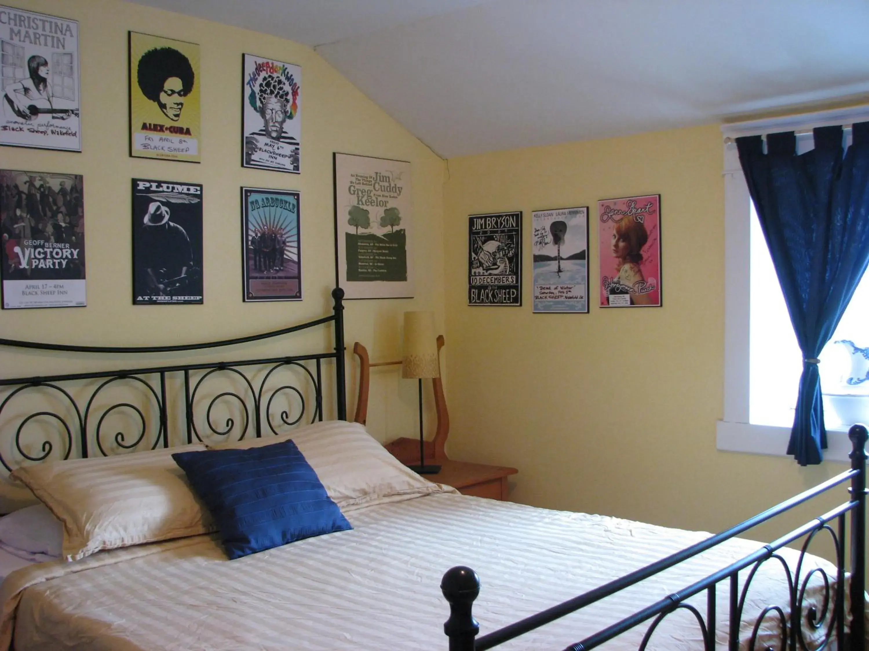 Standard Queen Room - Hot Breakfast in Auberge De Mon Petit Chum B&B Standard Queen Room - Hot Breakfast in Auberge De Mon Petit Chum B&B