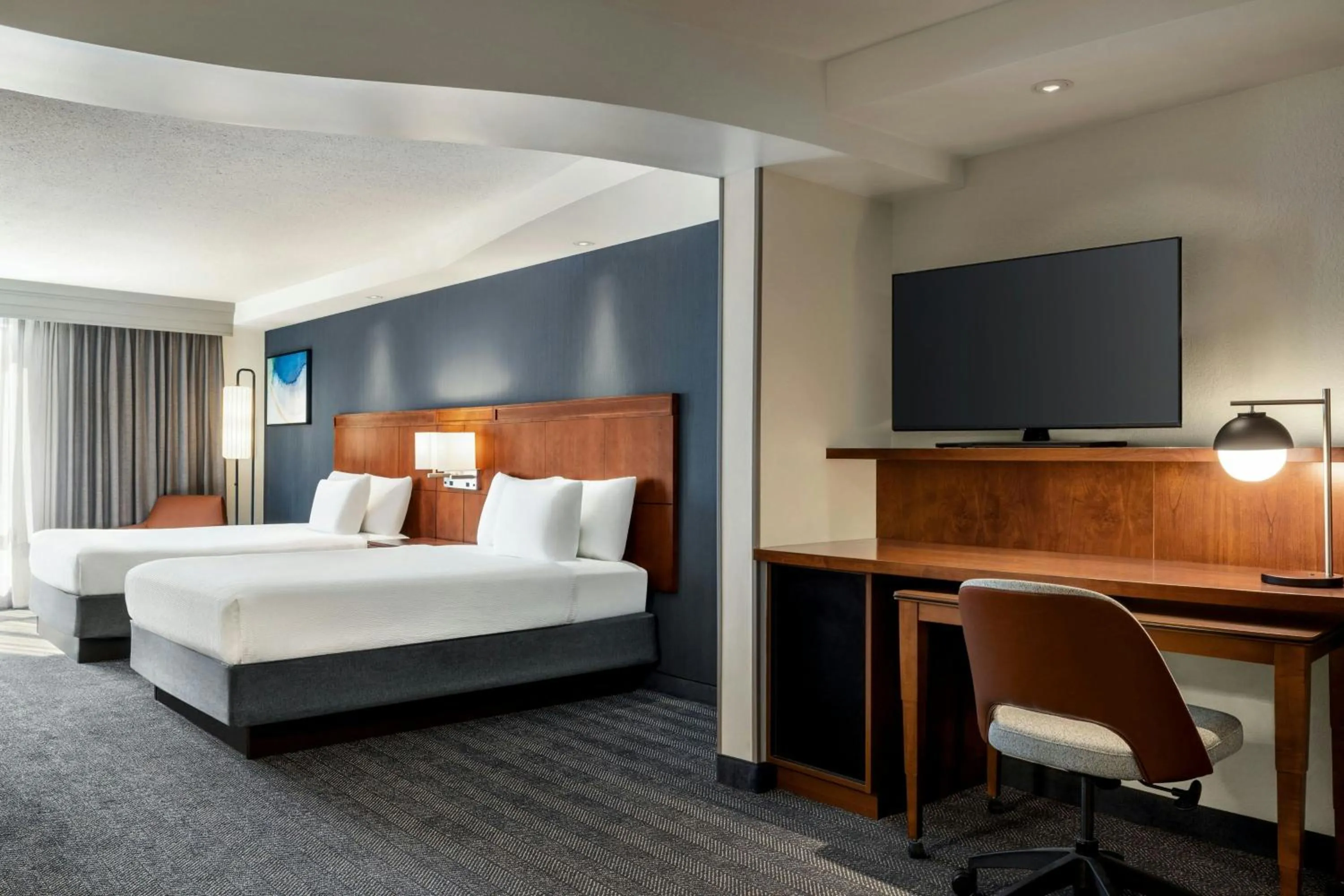 Photo of the whole room, Bed in Courtyard Mt. Holly Westampton