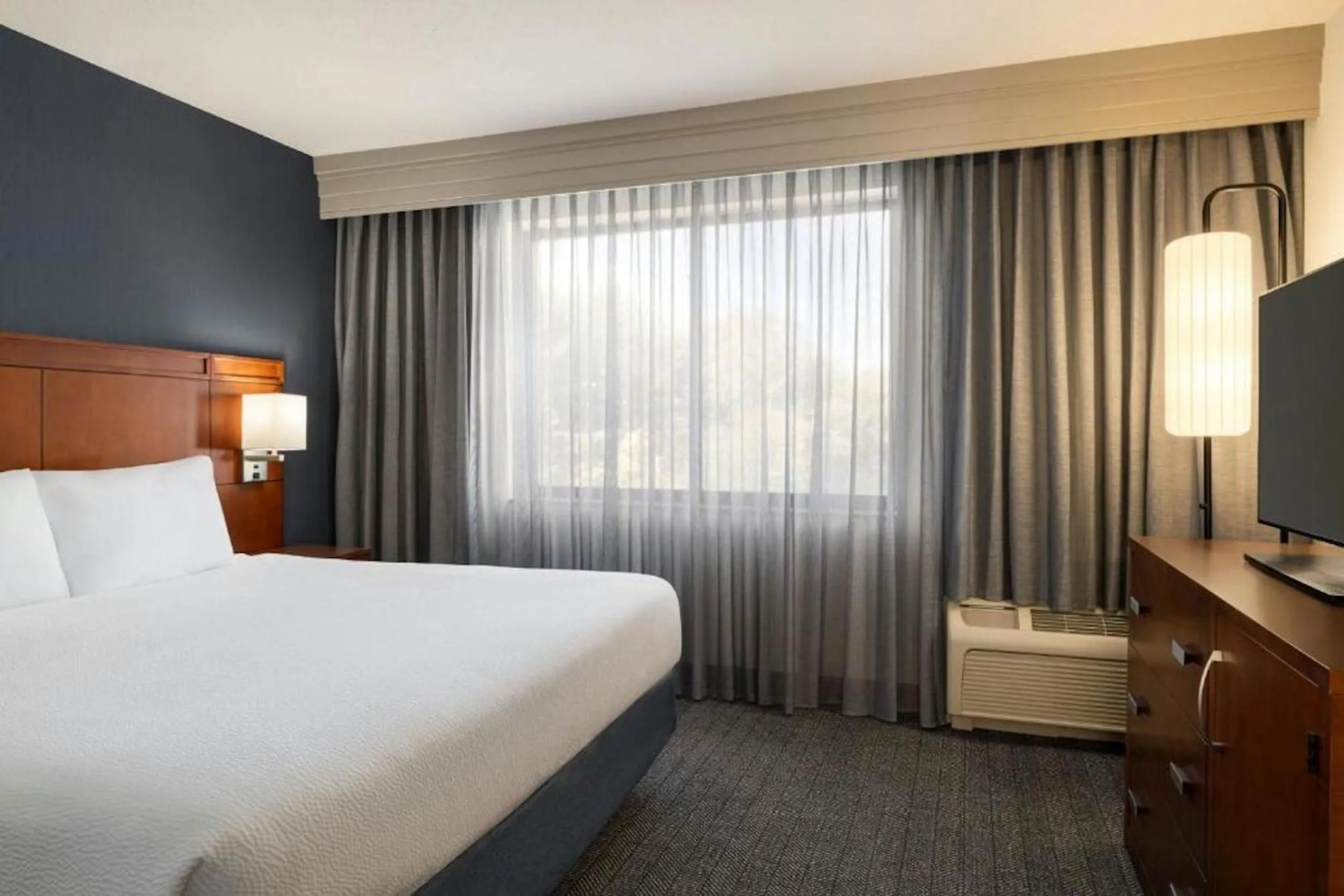 Bedroom, Bed in Courtyard Mt. Holly Westampton