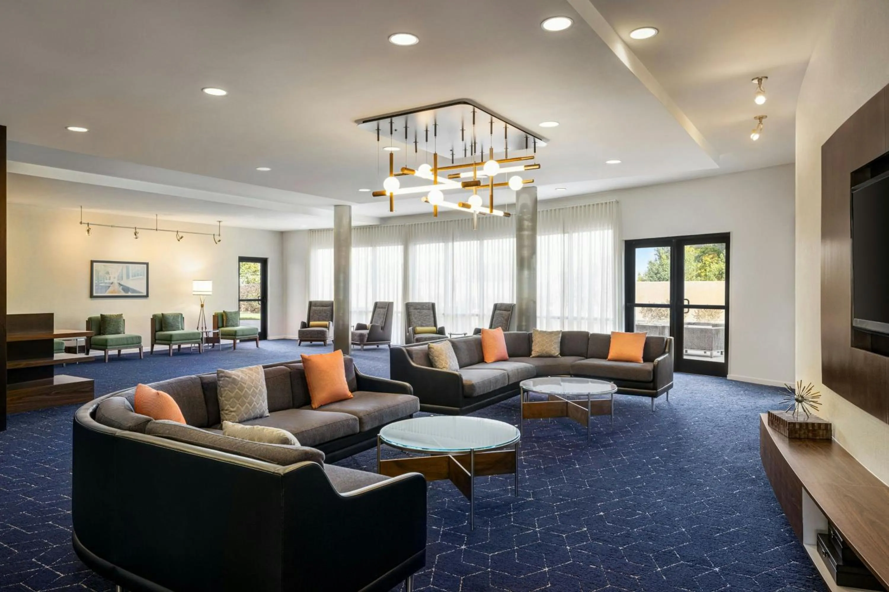 Lobby or reception in Courtyard Mt. Holly Westampton