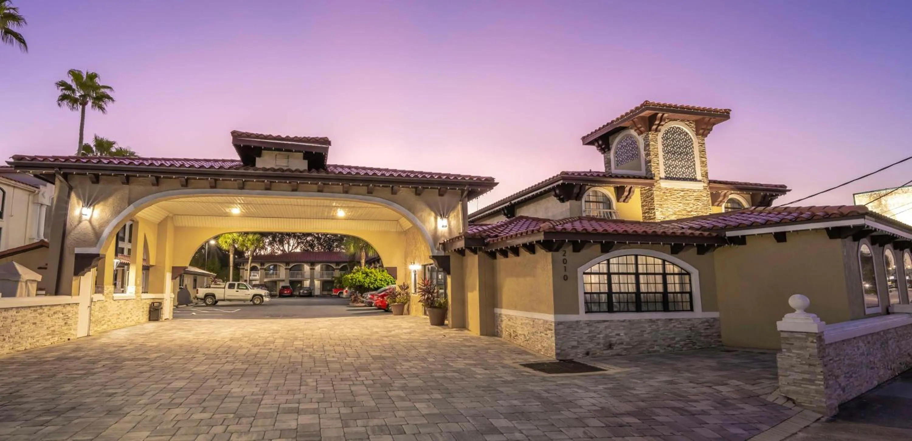 Property building in Best Western Historical Inn