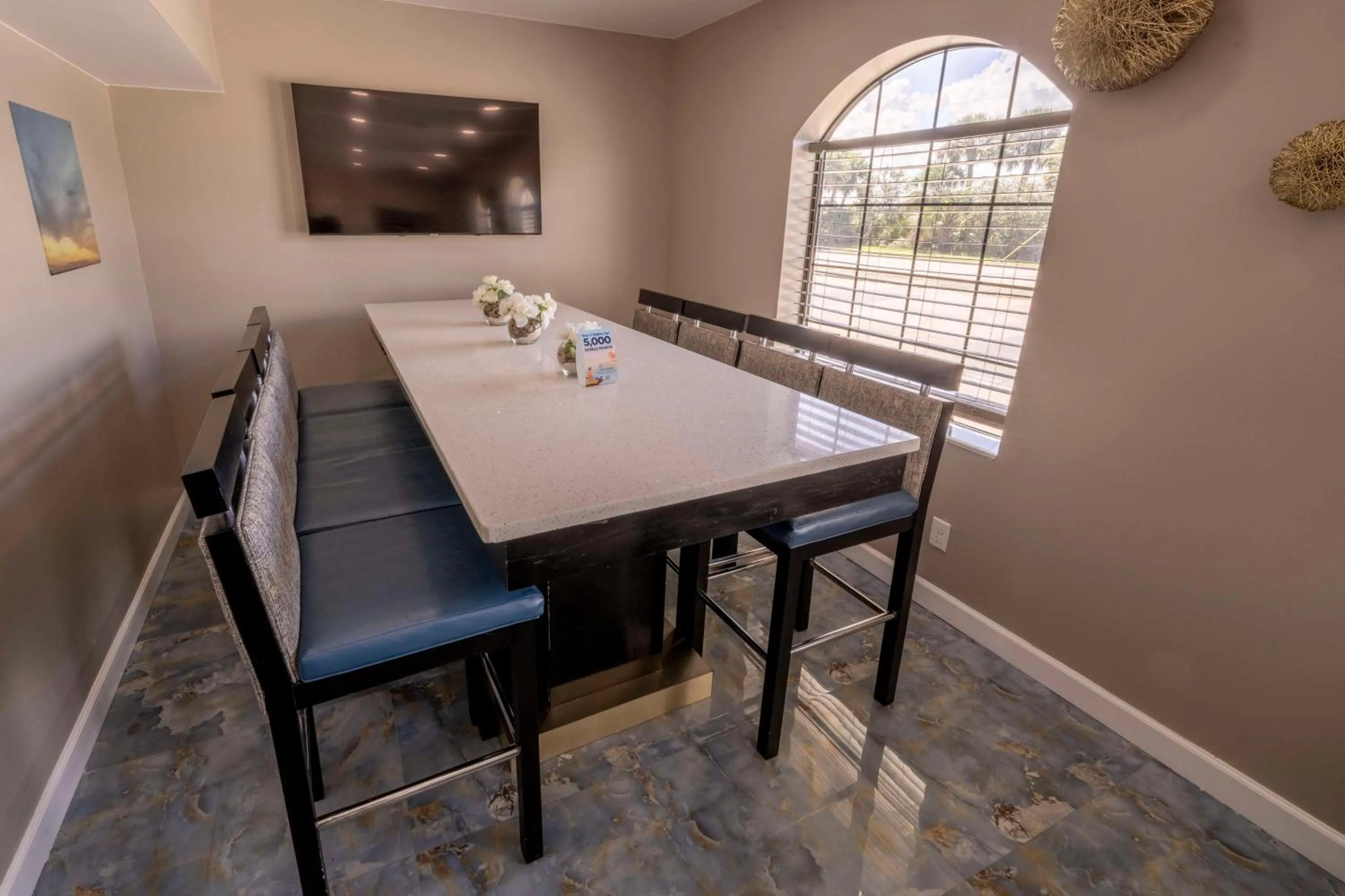 Breakfast in Best Western Historical Inn