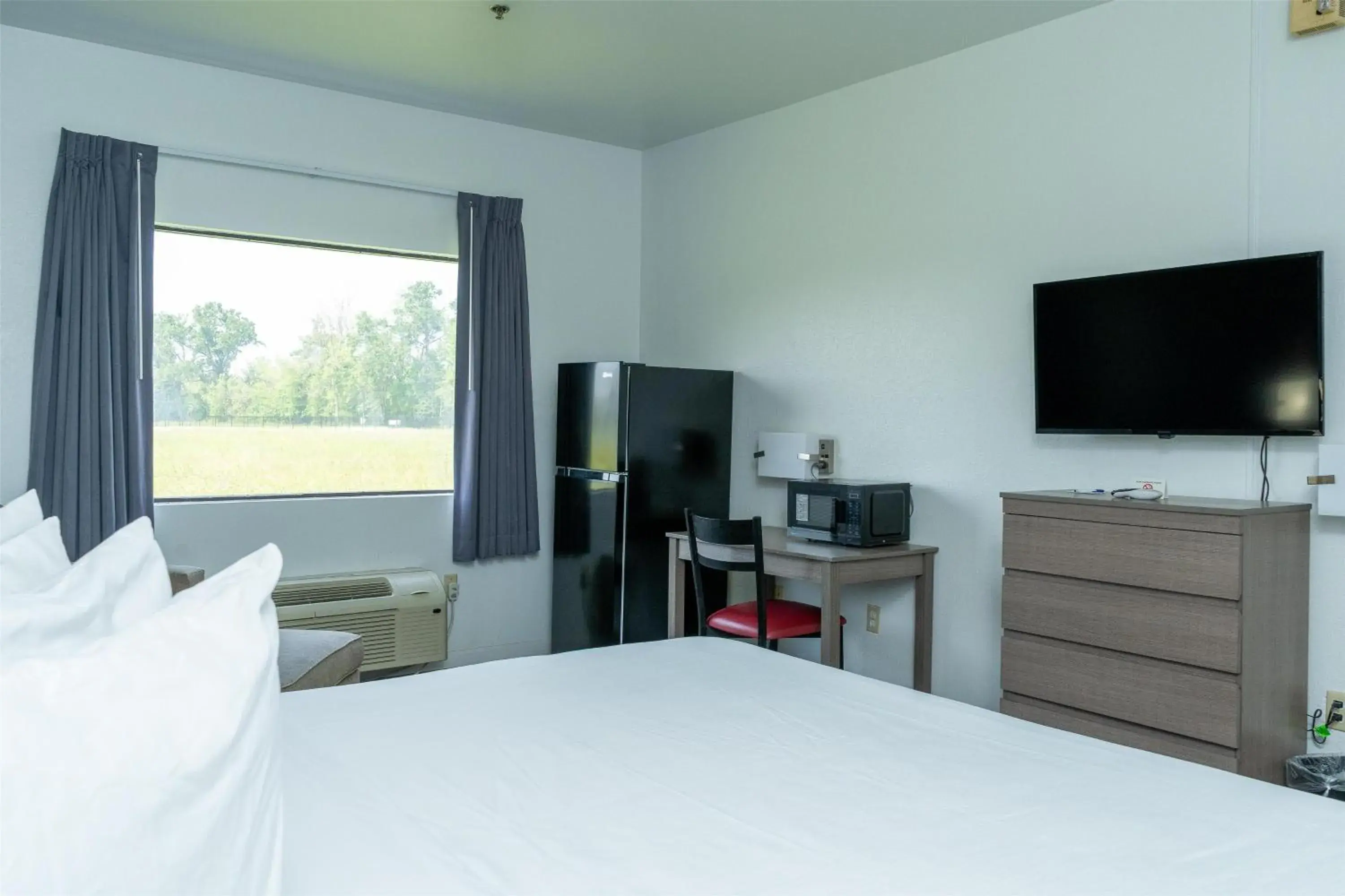 Bedroom, Bed in Americas Best Value Inn Donaldsonville Bedroom, Bed in Americas Best Value Inn Donaldsonville
