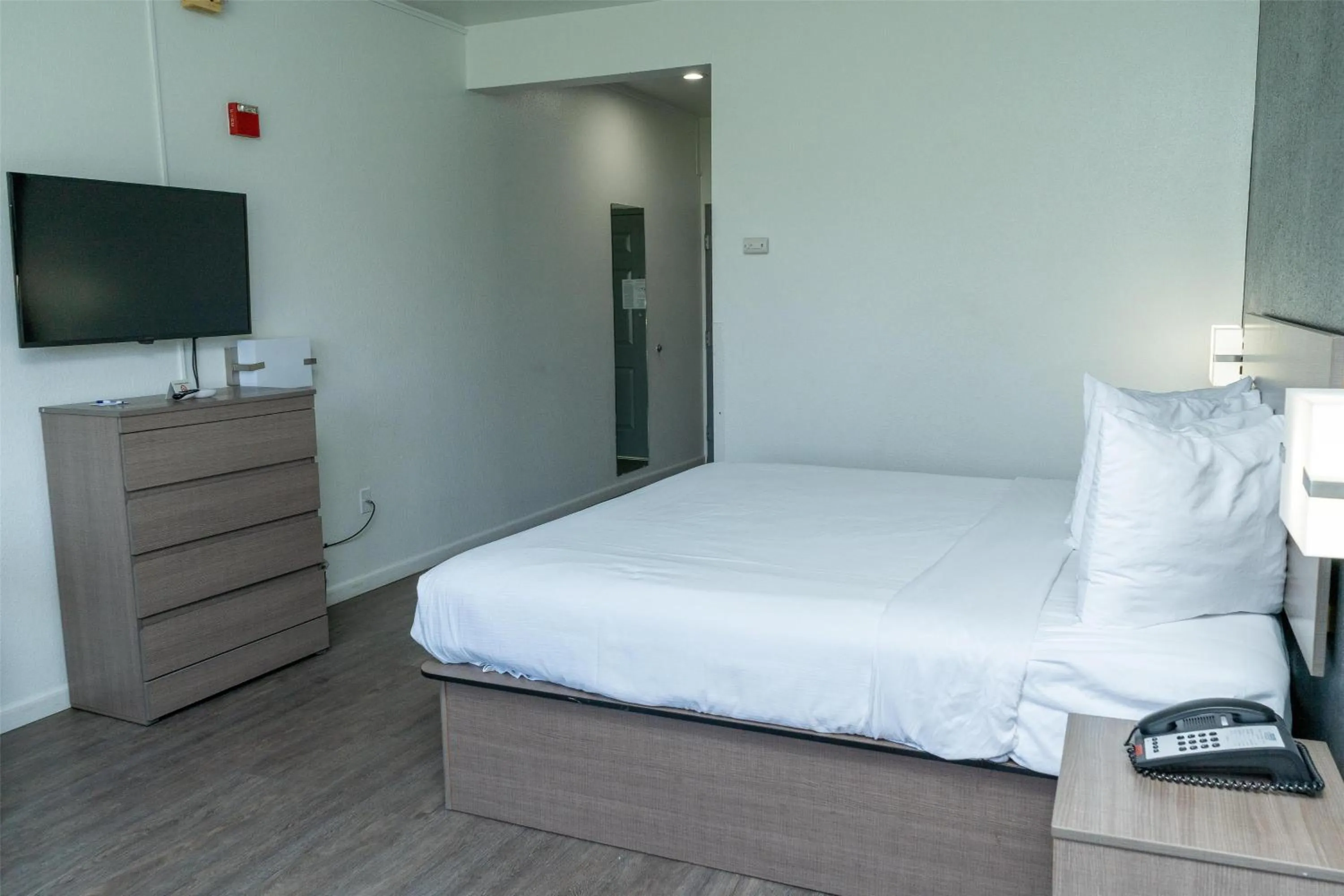 Bedroom, Bed in Americas Best Value Inn Donaldsonville