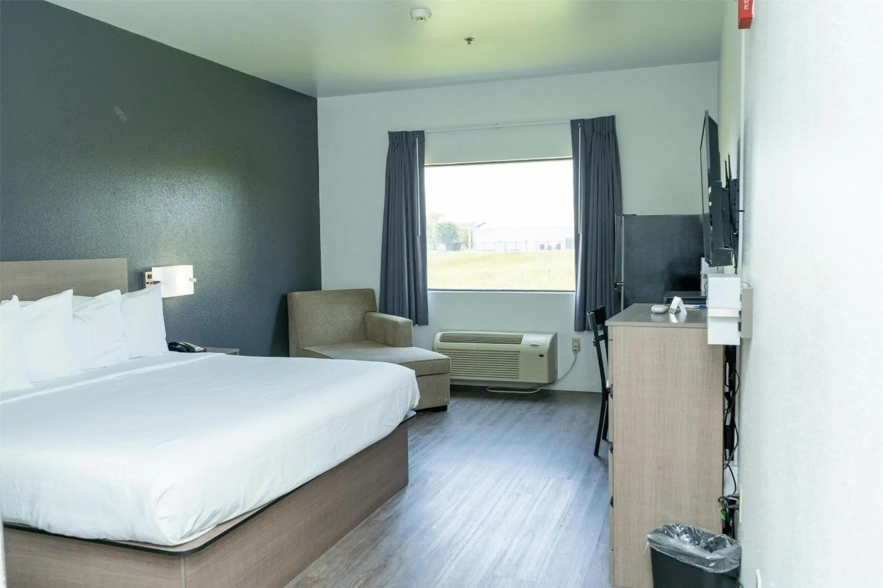 Bedroom, Bed in Americas Best Value Inn Donaldsonville Bedroom, Bed in Americas Best Value Inn Donaldsonville